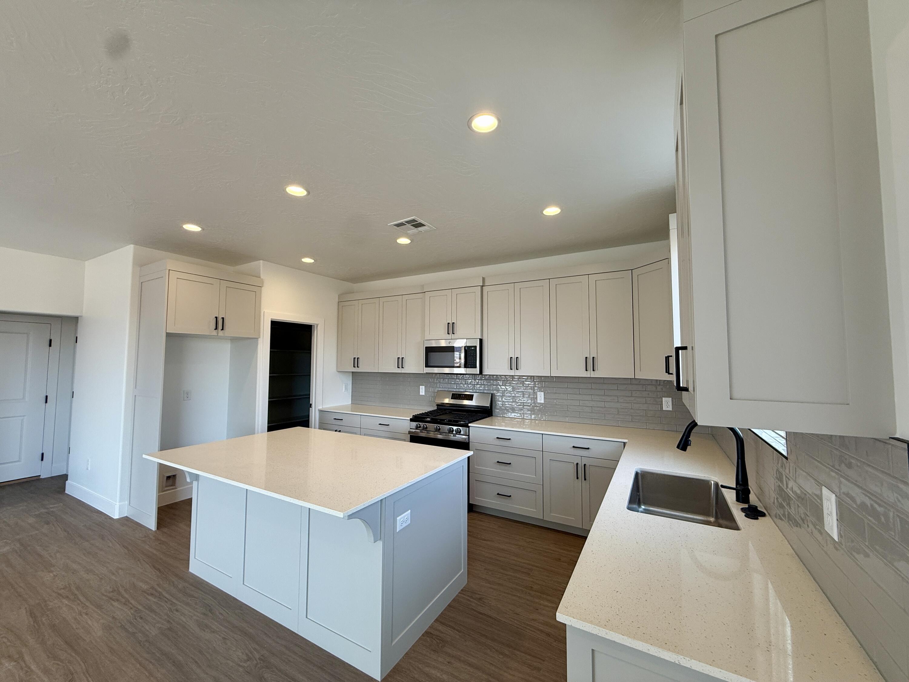 DESERT RESERVE - Residential