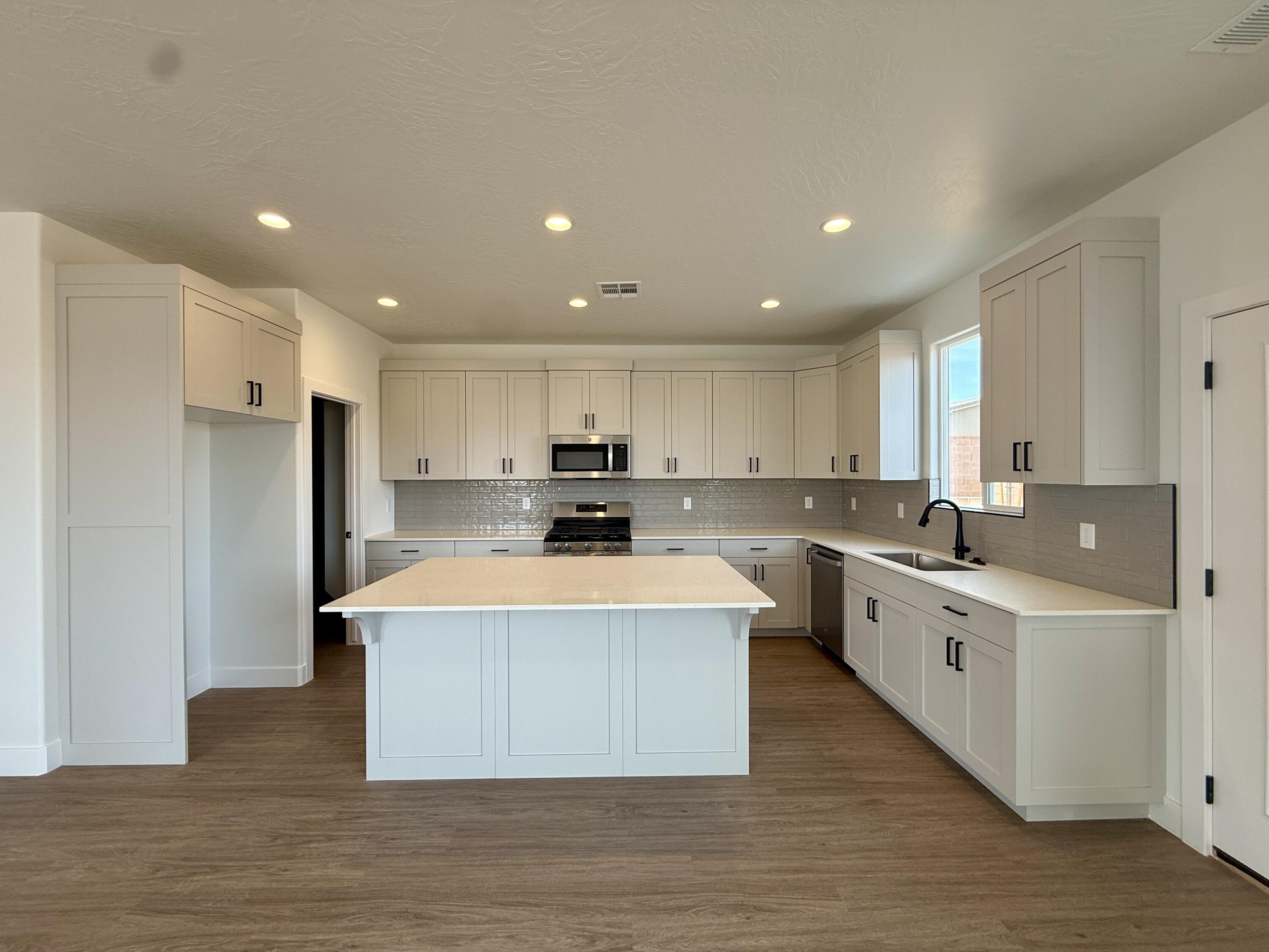 DESERT RESERVE - Residential