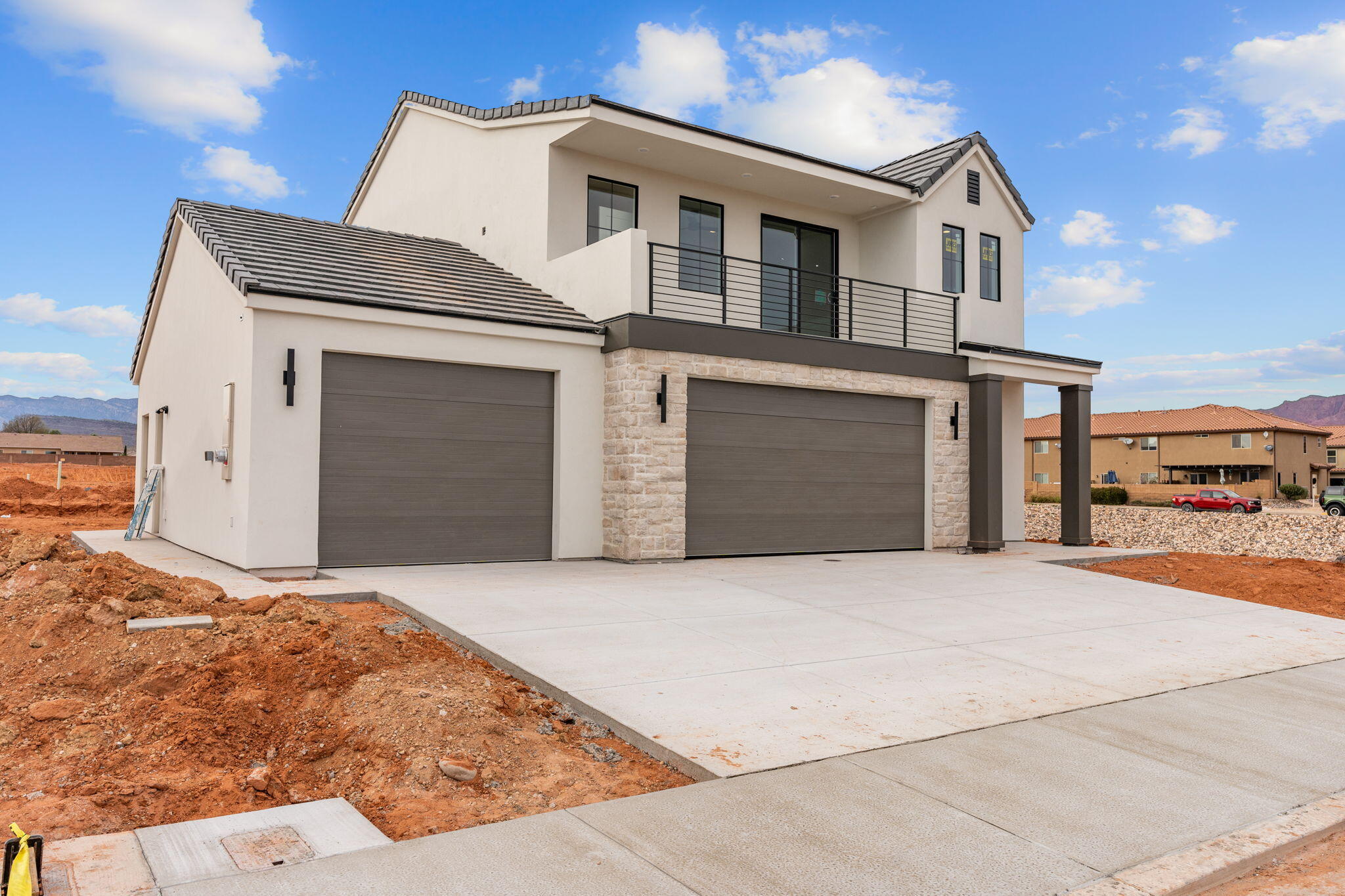 PIONEER POINTE - Residential