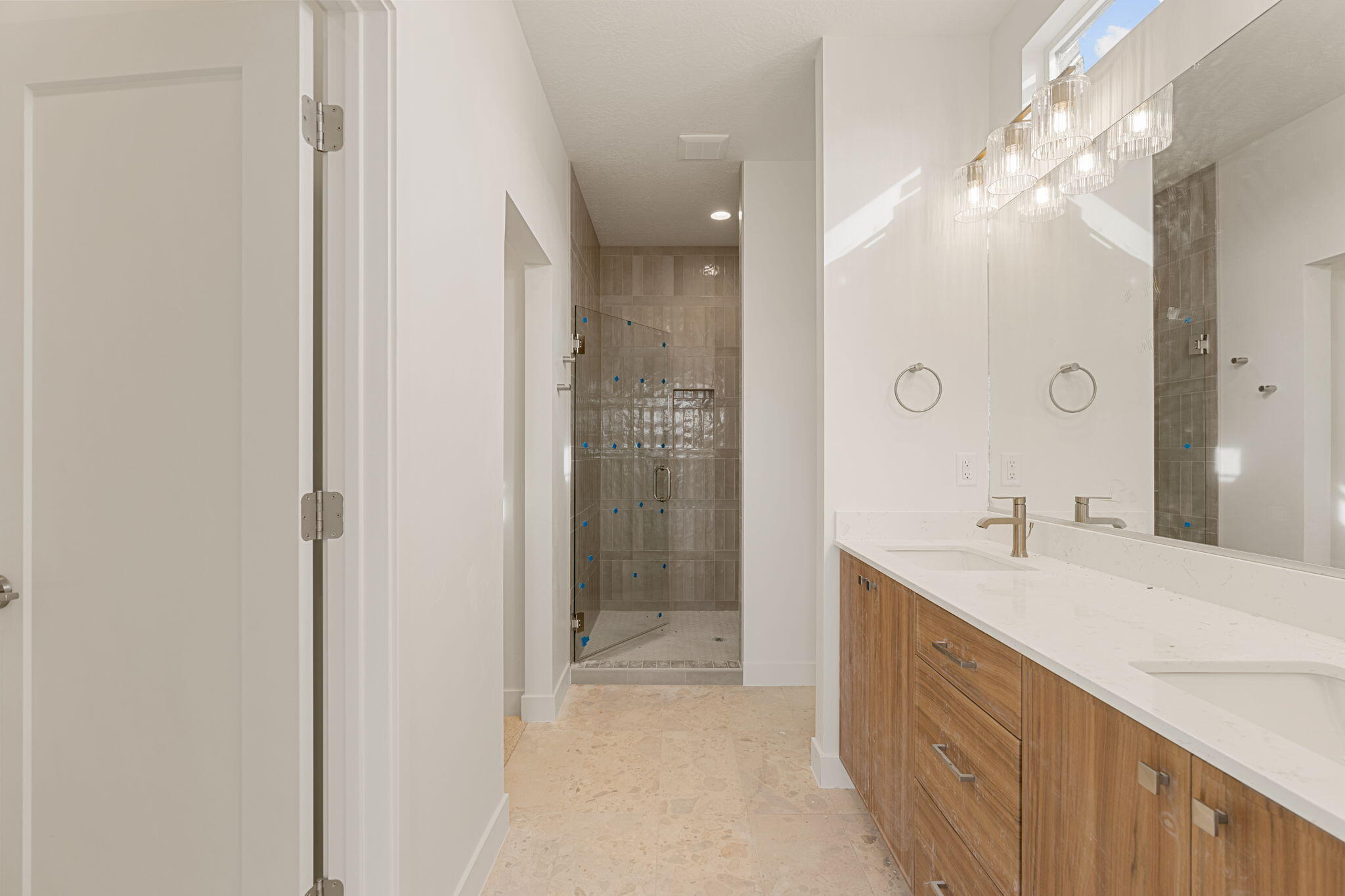 PIONEER POINTE - Residential