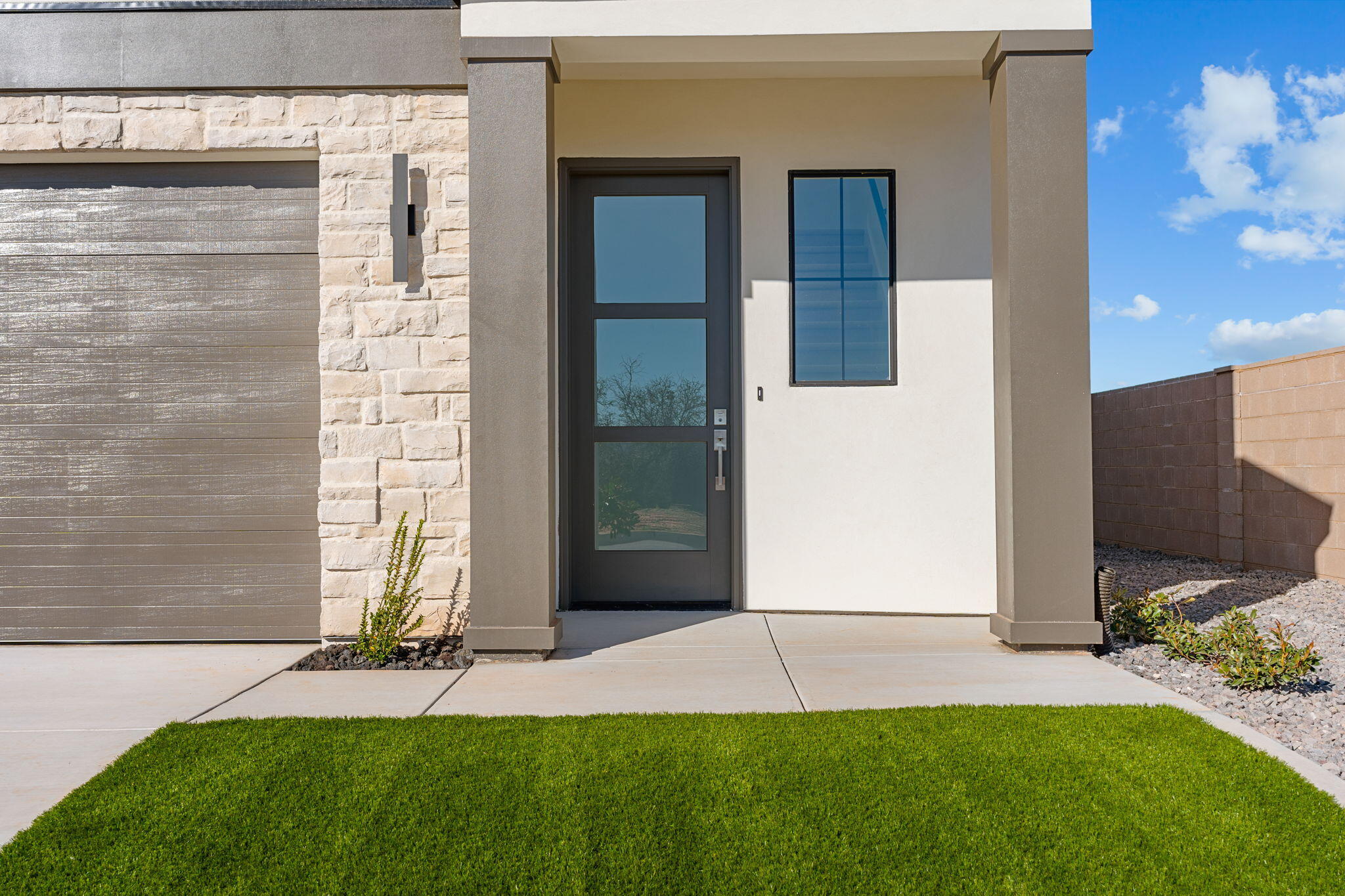 PIONEER POINTE - Residential