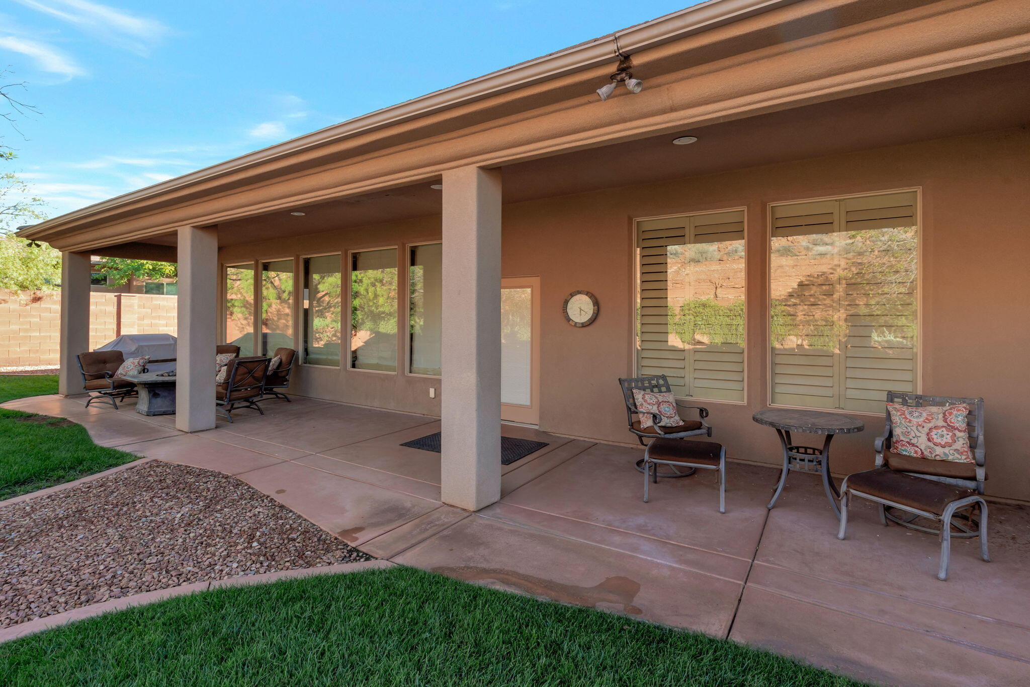 PARADISE CANYON - Residential