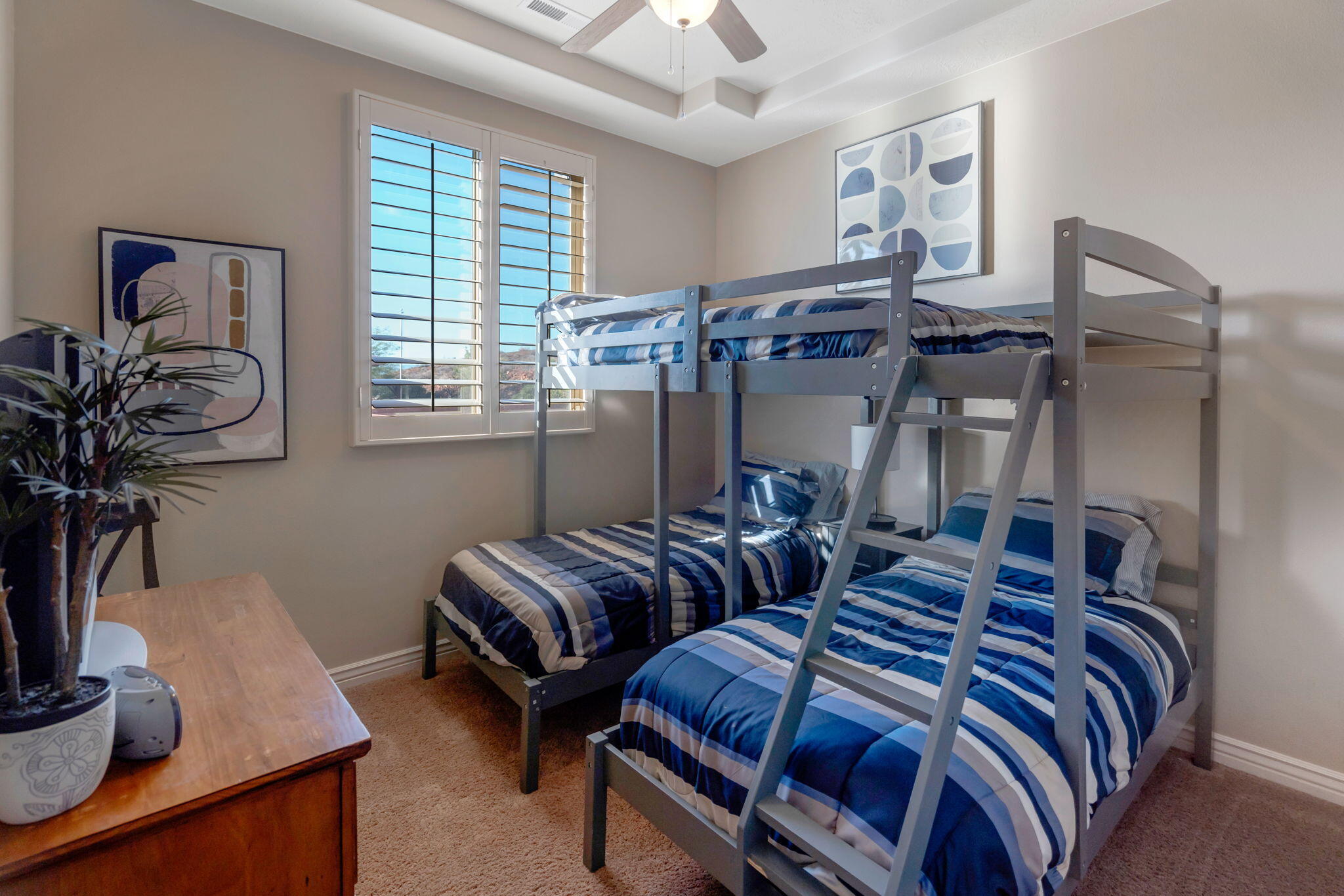 PARADISE CANYON - Residential