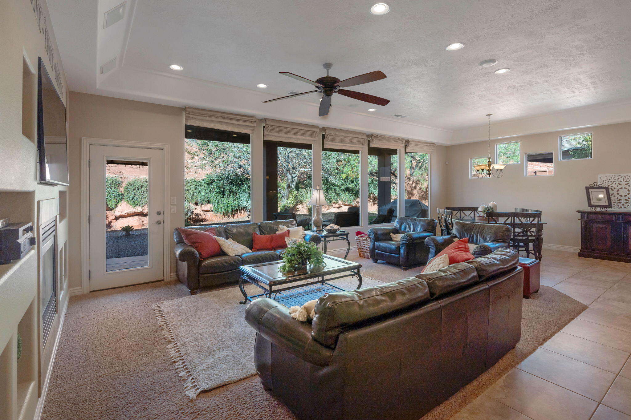 PARADISE CANYON - Residential