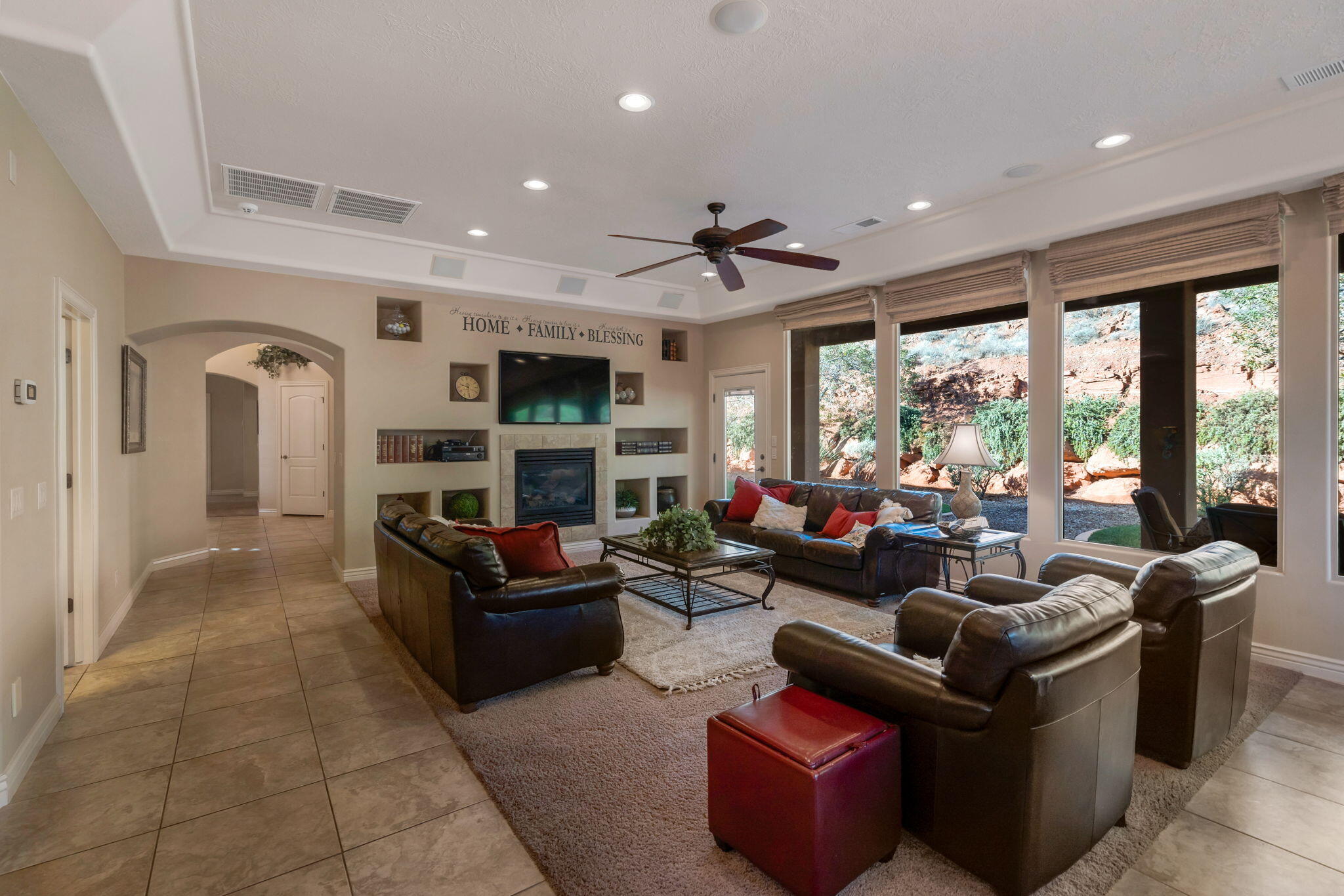 PARADISE CANYON - Residential