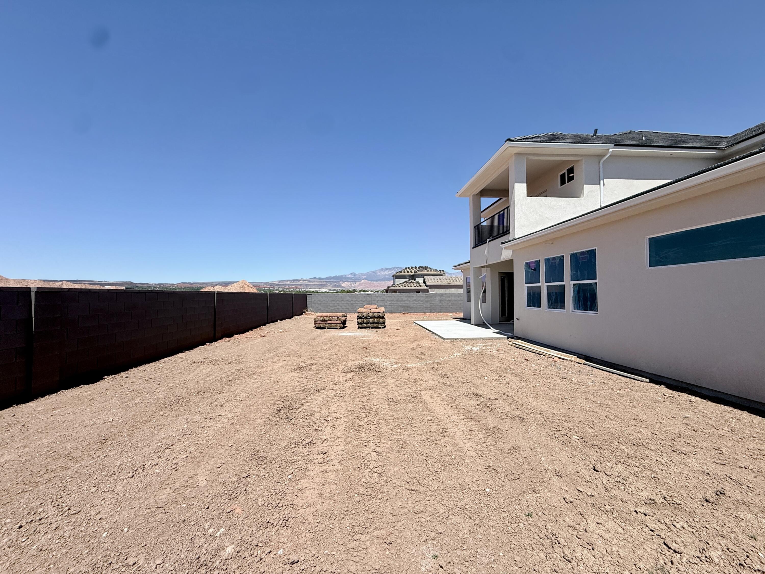 FRANKLIN FIELDS - Residential