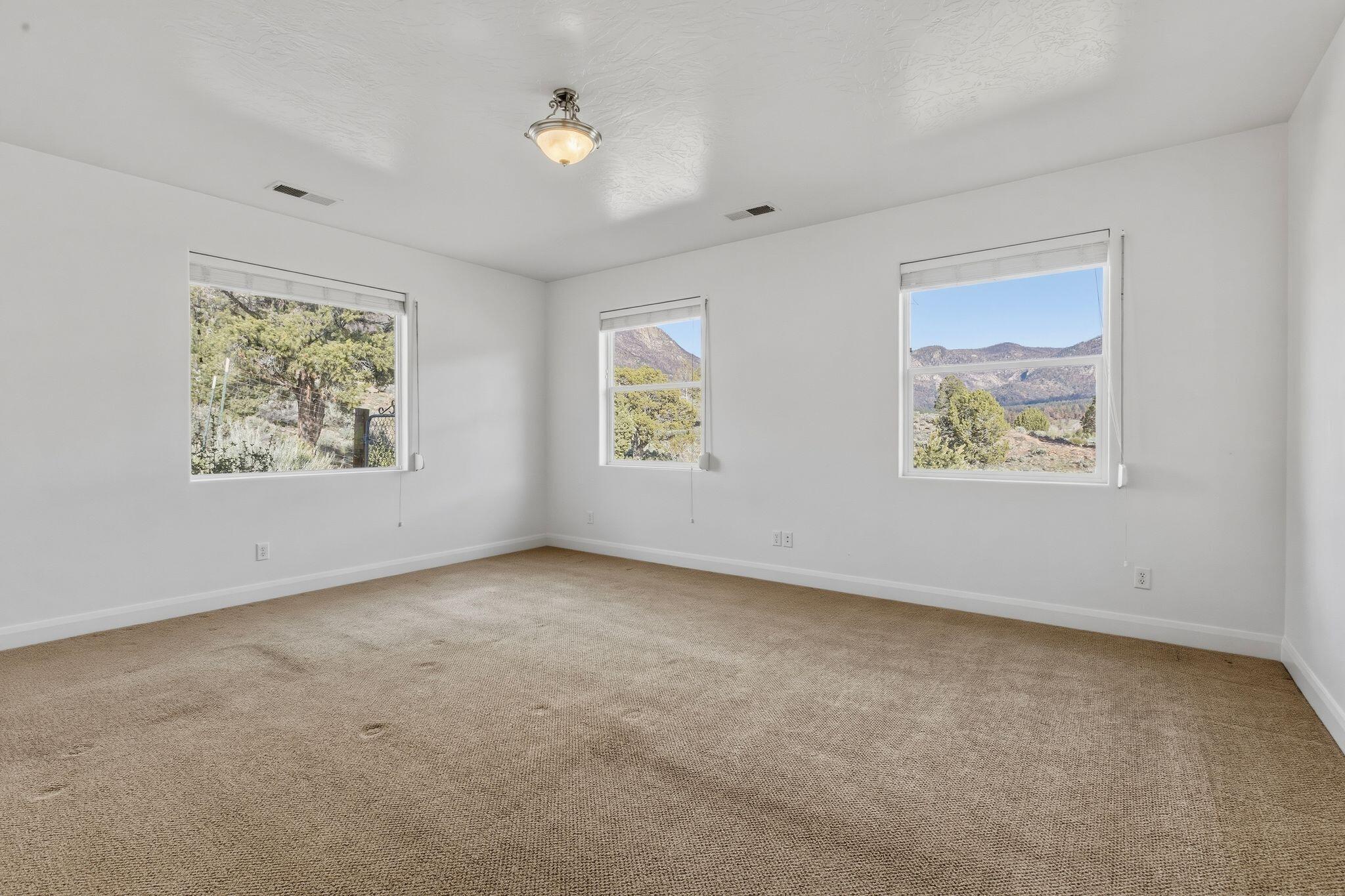 PINE VALLEY RETREAT - Residential