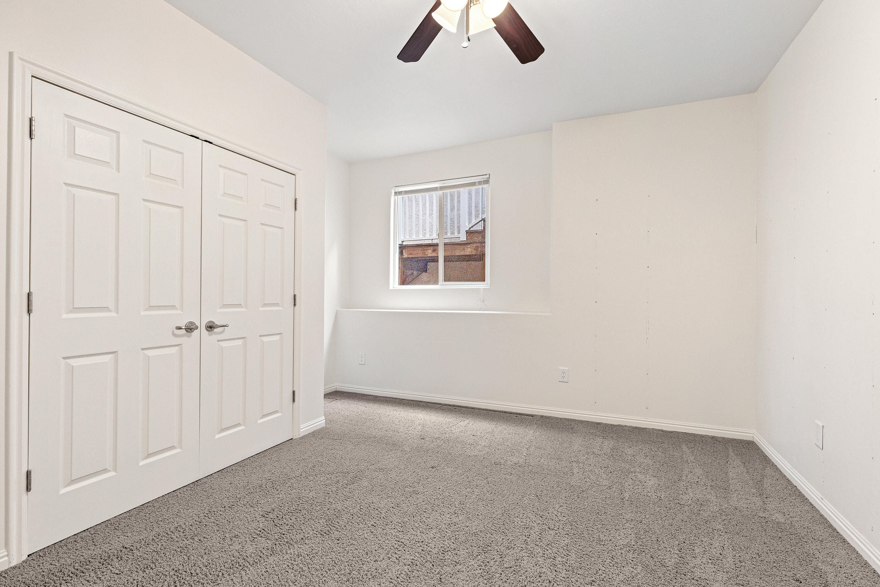 RIDGEPOINTE - Residential