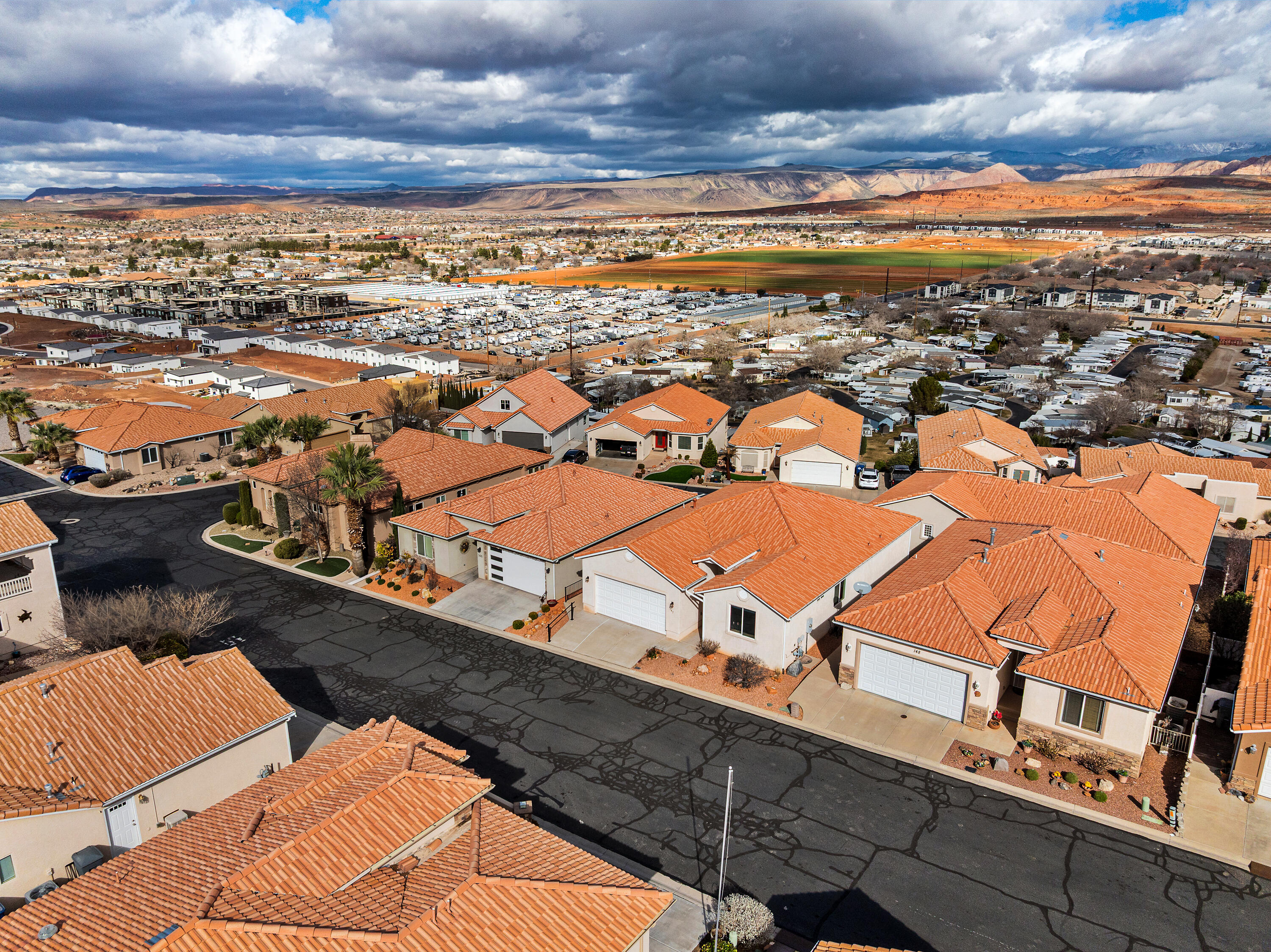 RIDGEPOINTE - Residential