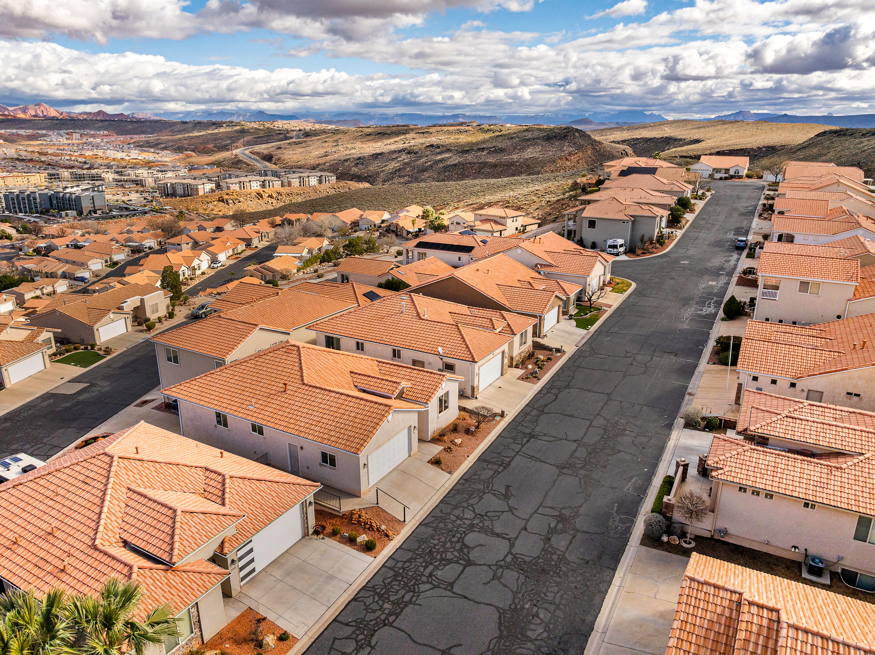 RIDGEPOINTE - Residential