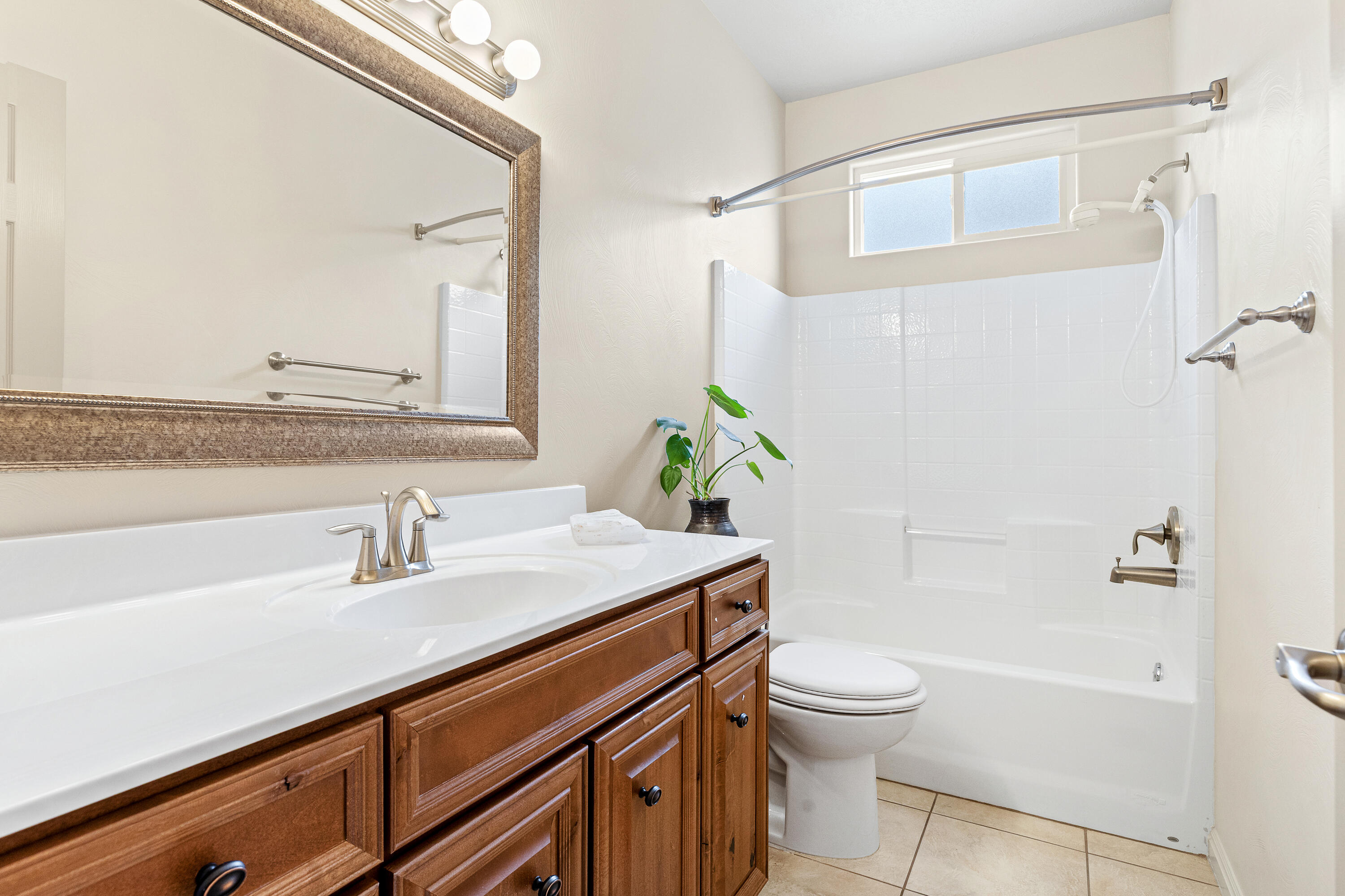 RIDGEPOINTE - Residential