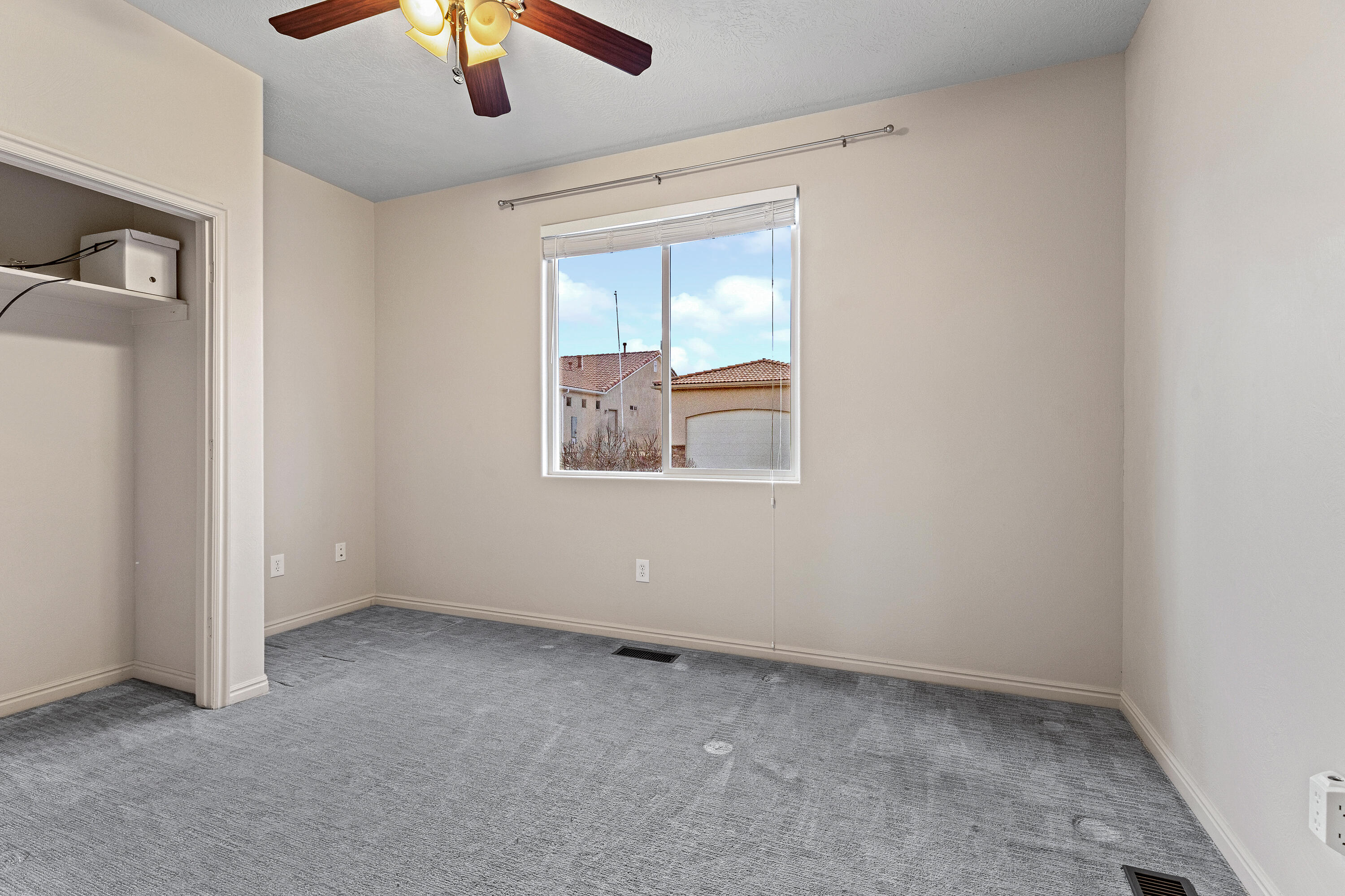 RIDGEPOINTE - Residential