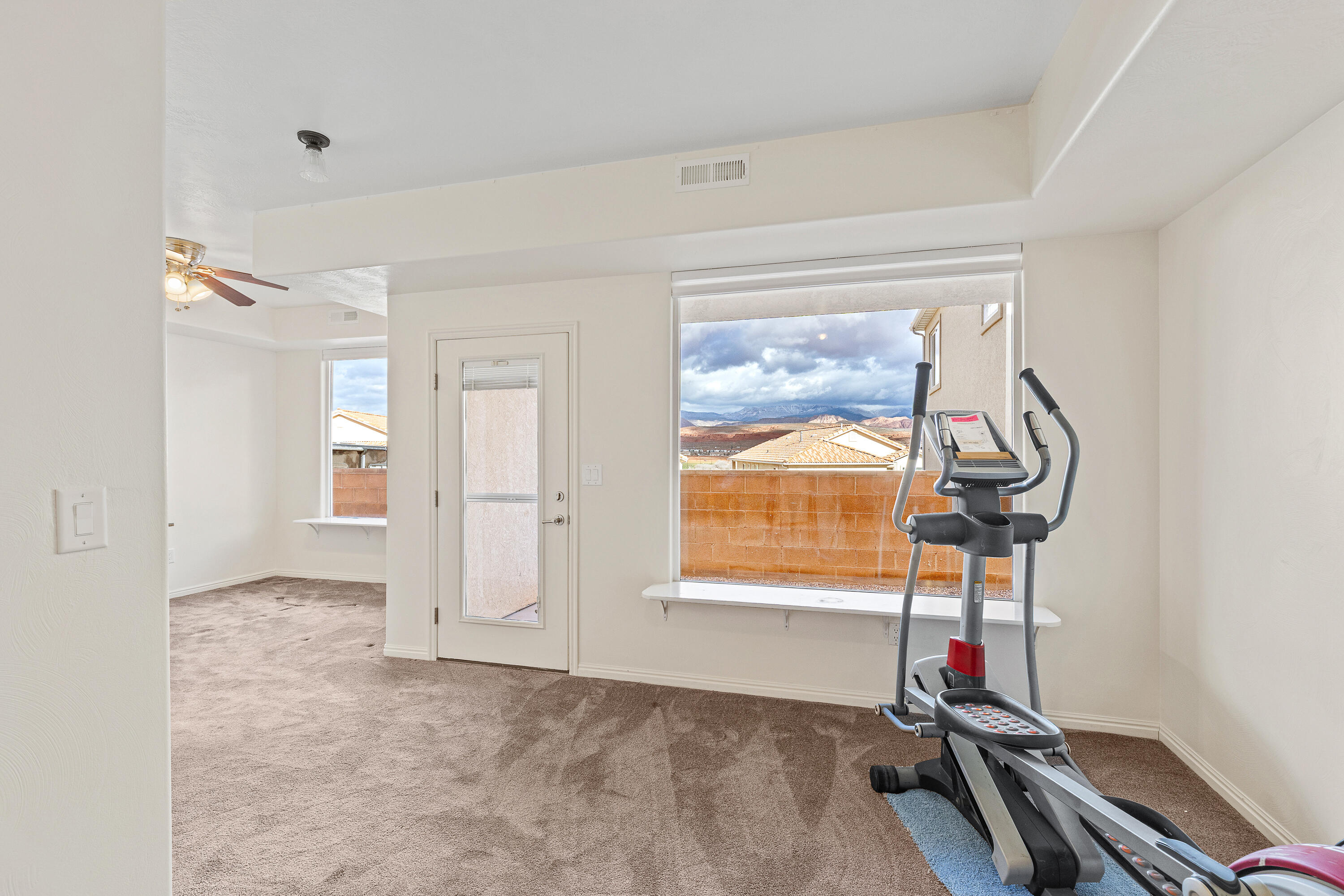 RIDGEPOINTE - Residential