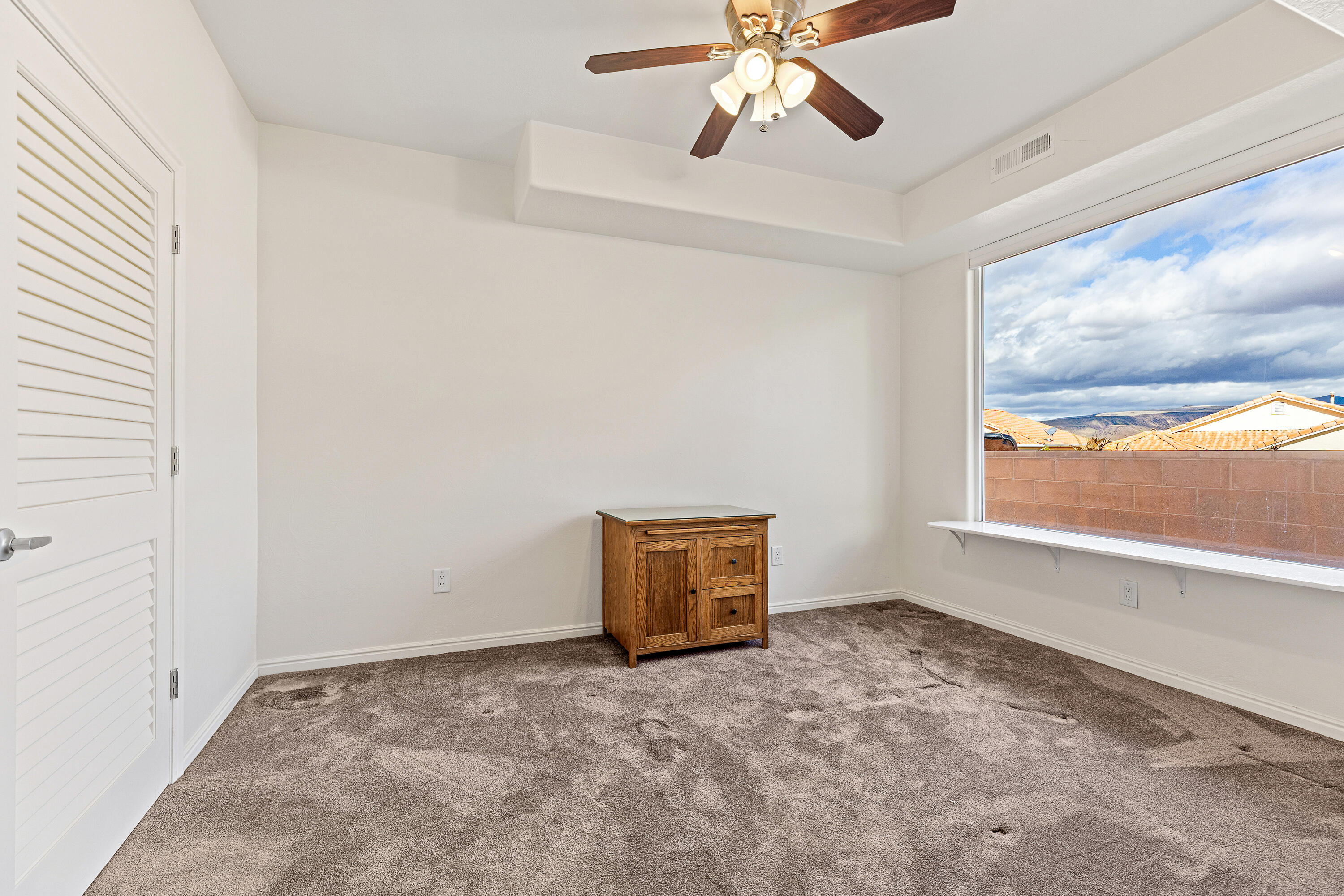 RIDGEPOINTE - Residential