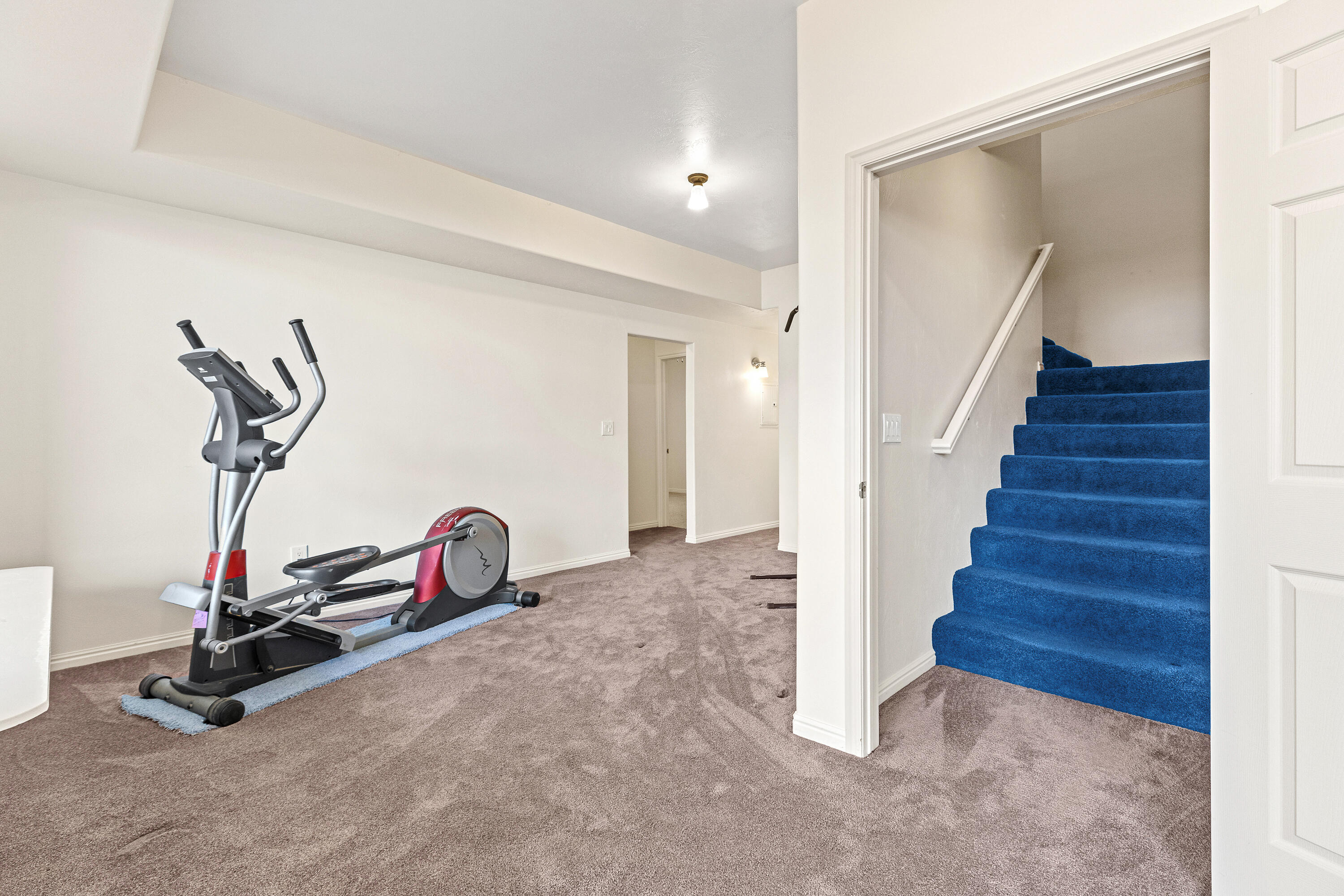 RIDGEPOINTE - Residential