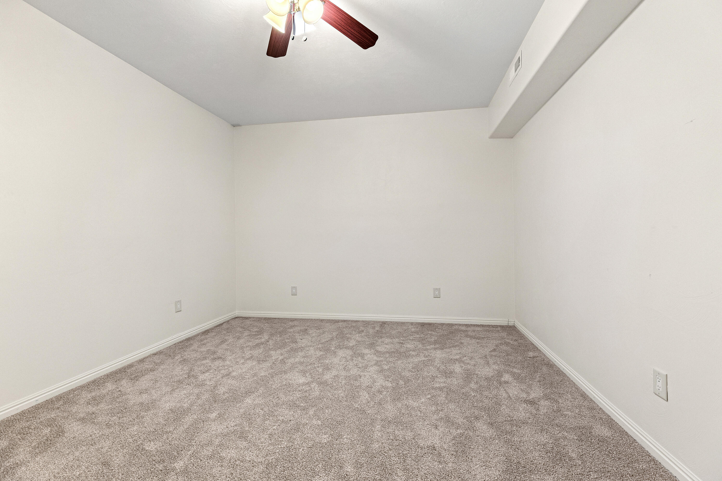 RIDGEPOINTE - Residential