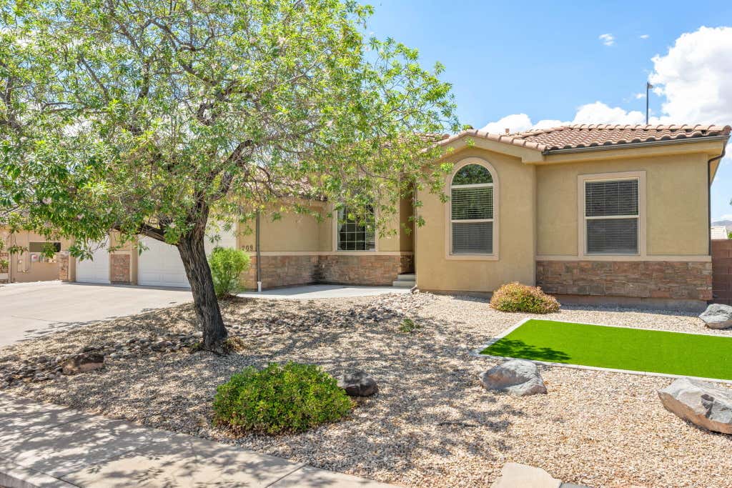 Photo of 209 N 1280 ST W, Saint George, UT 84770 (MLS # 26-275380)