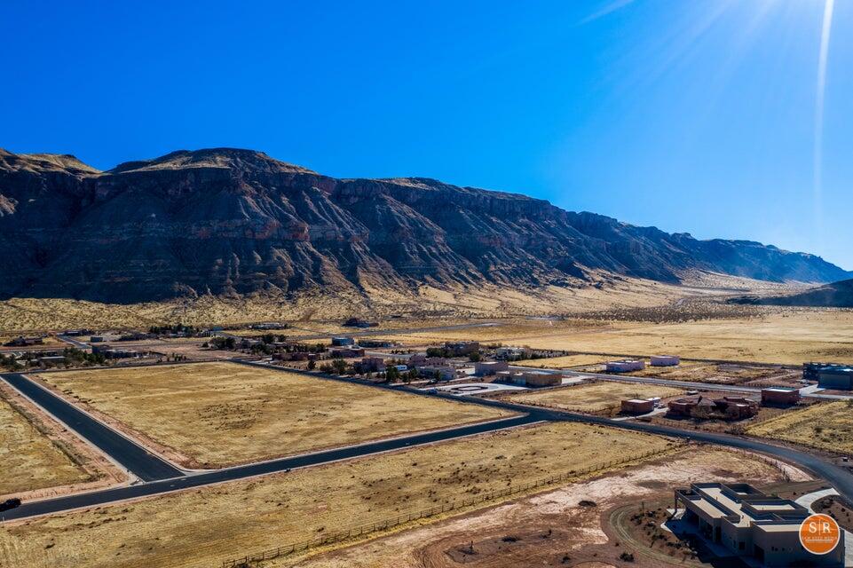 COPPER CLIFFS - Land