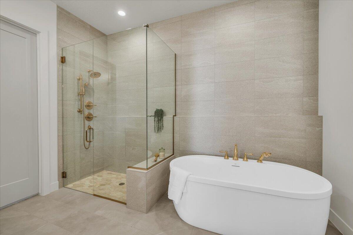 MOORLAND PARK - Residential