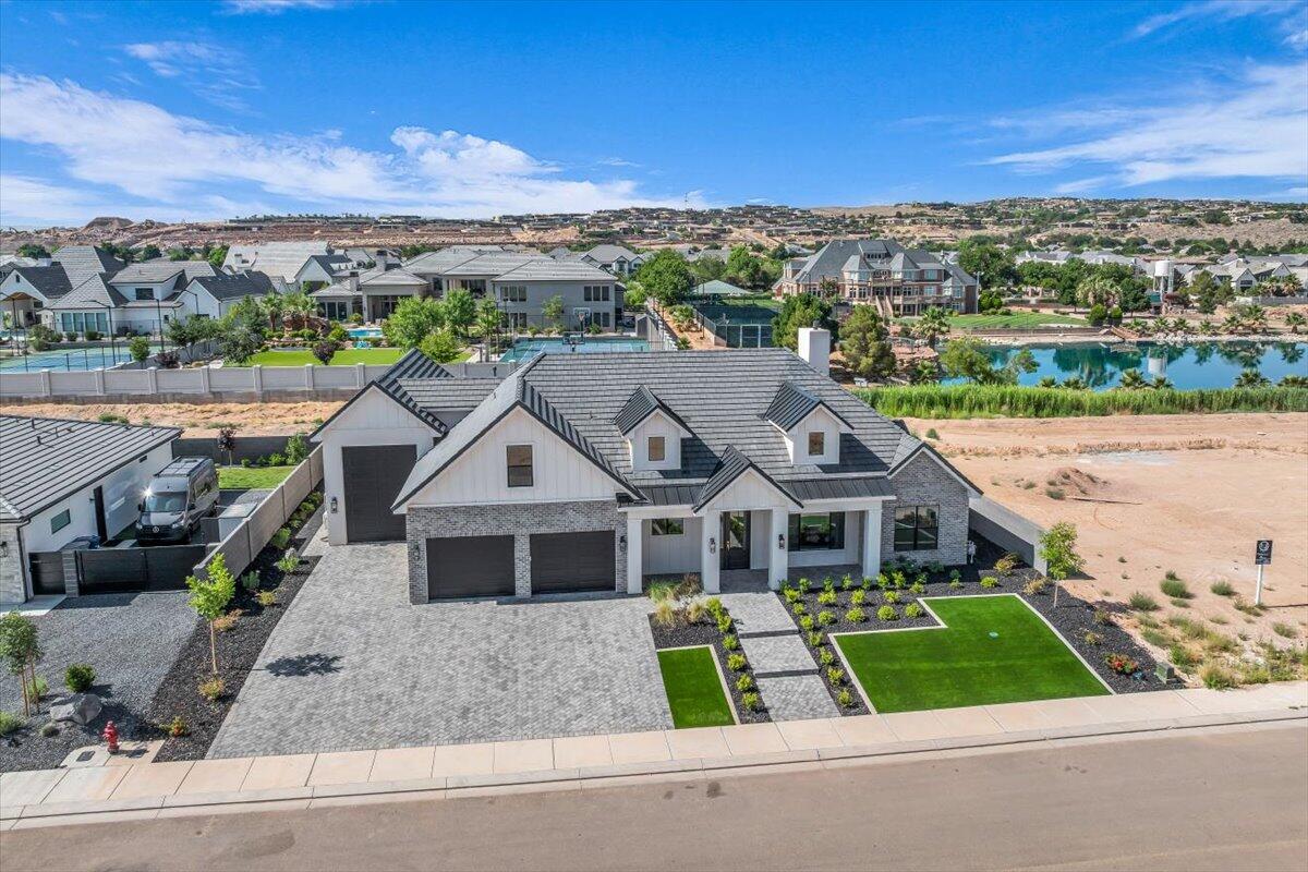 MOORLAND PARK - Residential