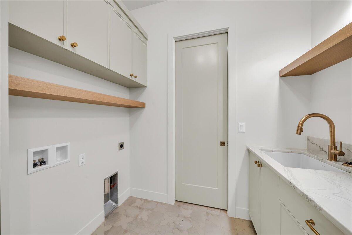 MOORLAND PARK - Residential