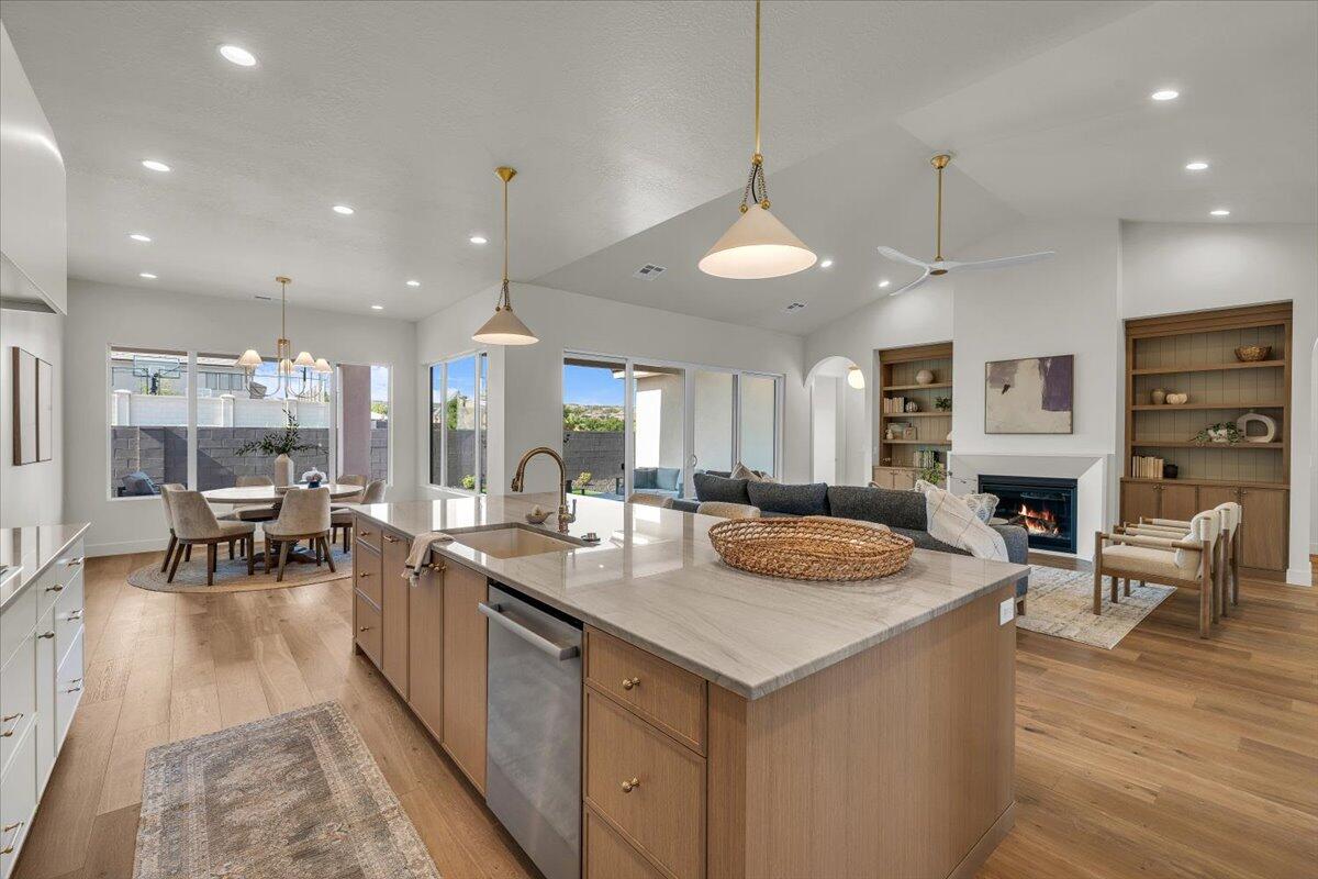 MOORLAND PARK - Residential