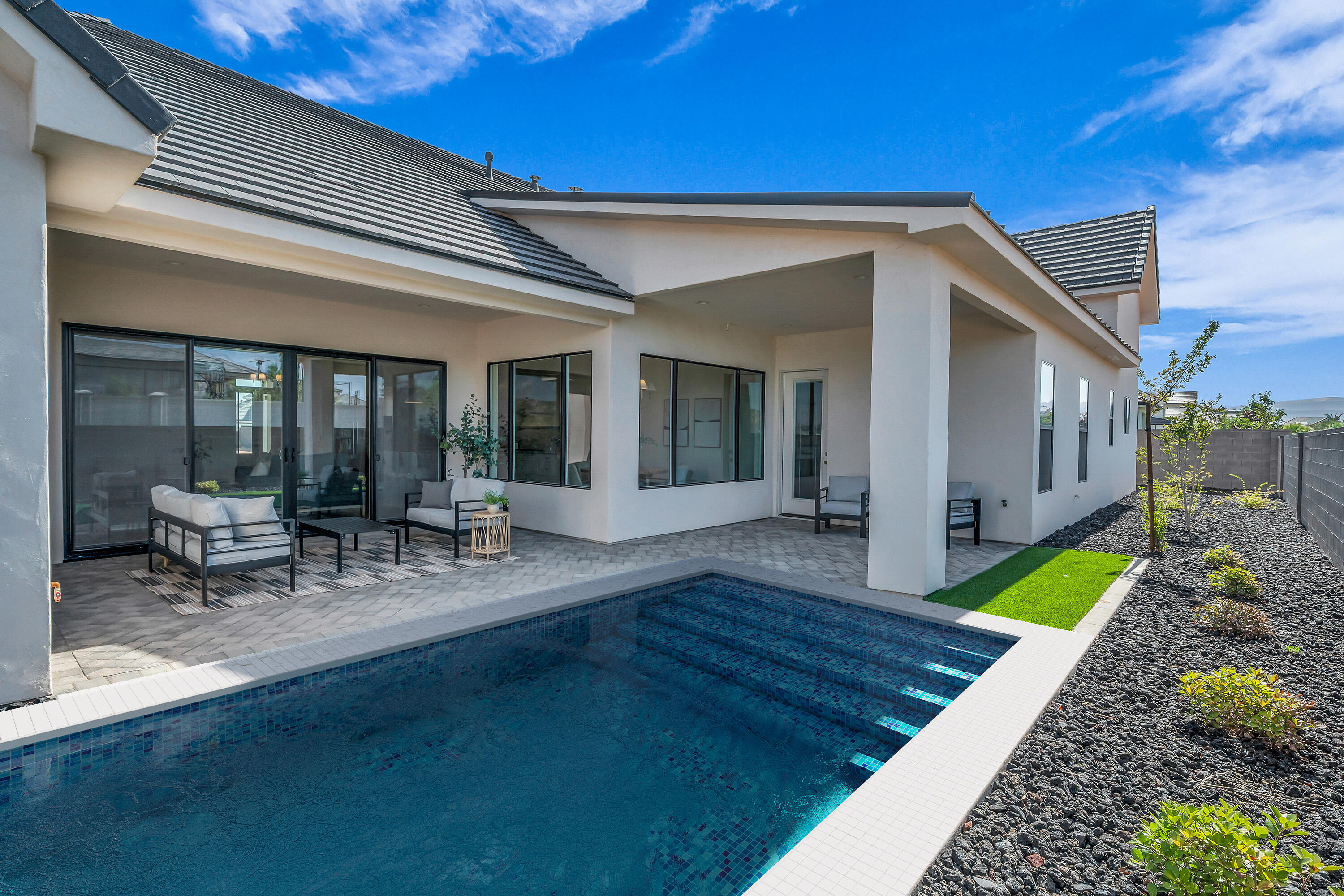 MOORLAND PARK - Residential