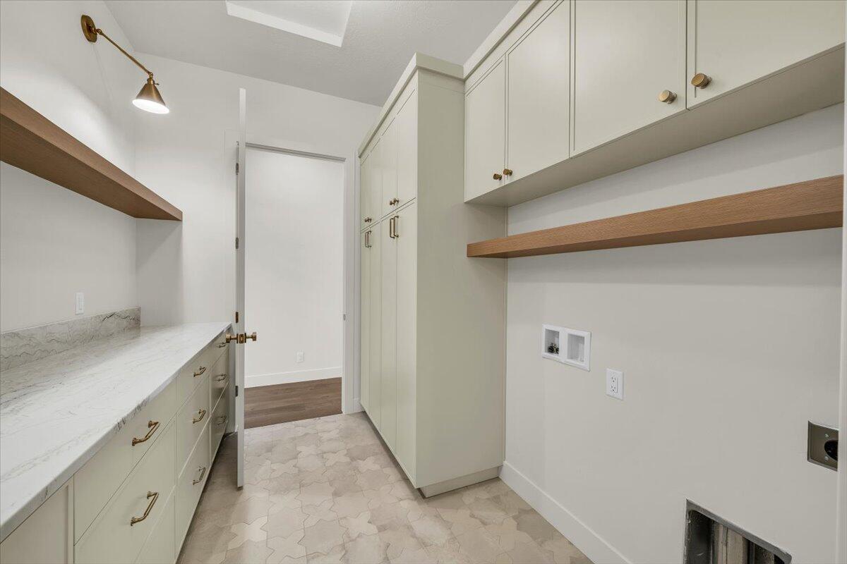 MOORLAND PARK - Residential