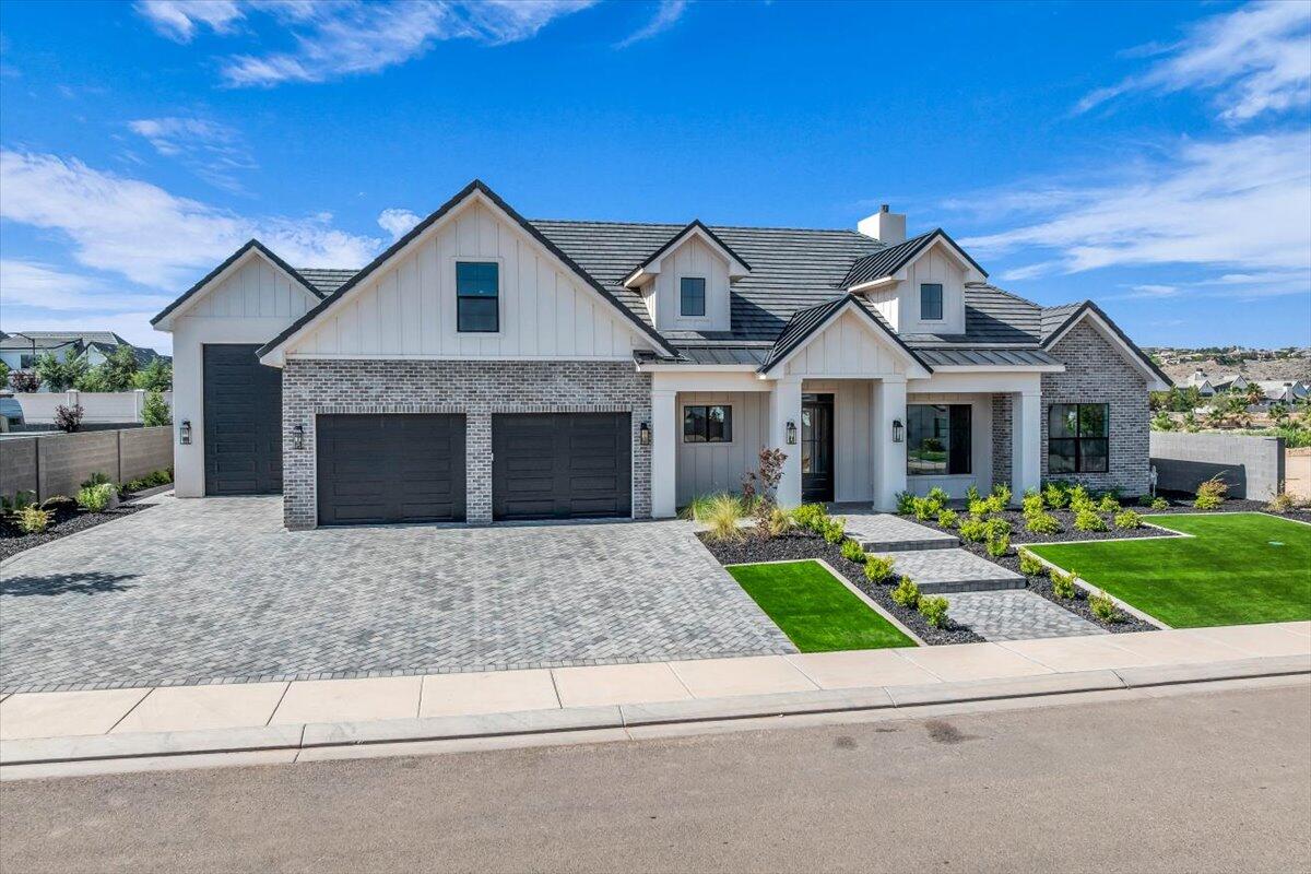 MOORLAND PARK - Residential