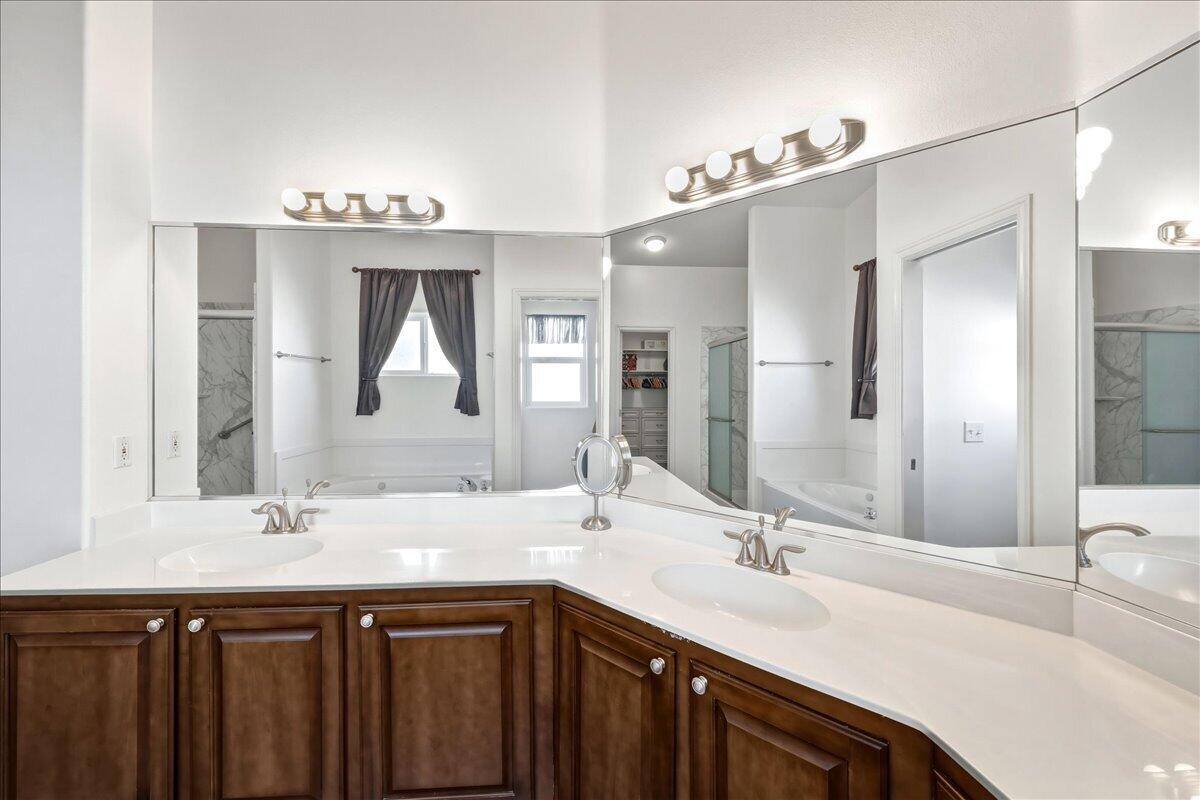 PADRE LAKES TOWNHOMES - Residential