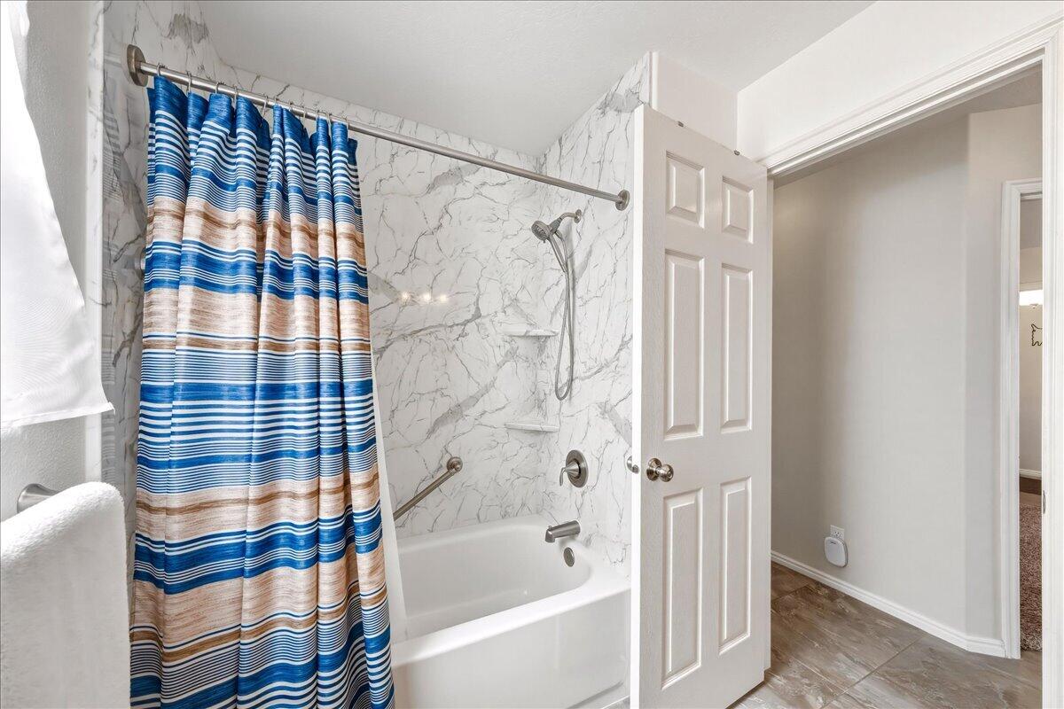 PADRE LAKES TOWNHOMES - Residential