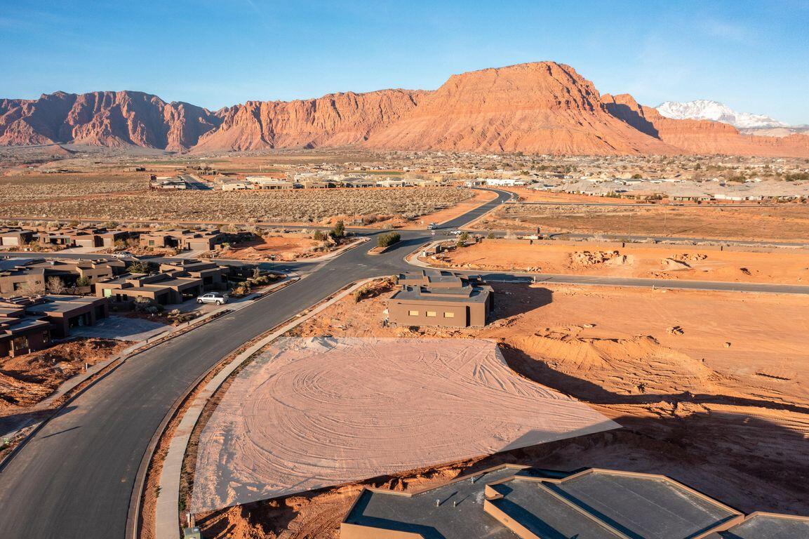 INDIGO TRAILS - Land