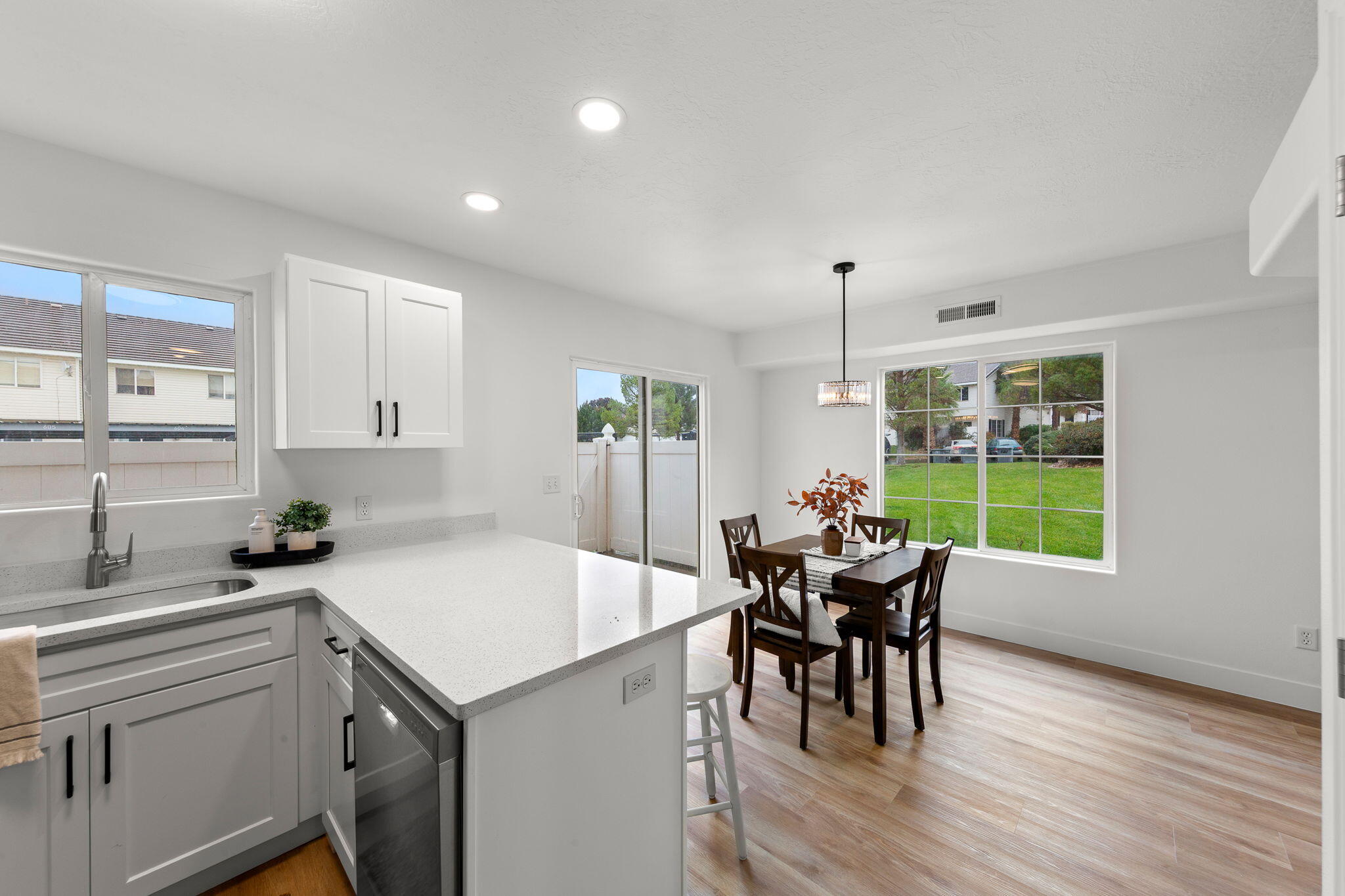 LEXINGTON HILLS TOWNHOMES - Residential