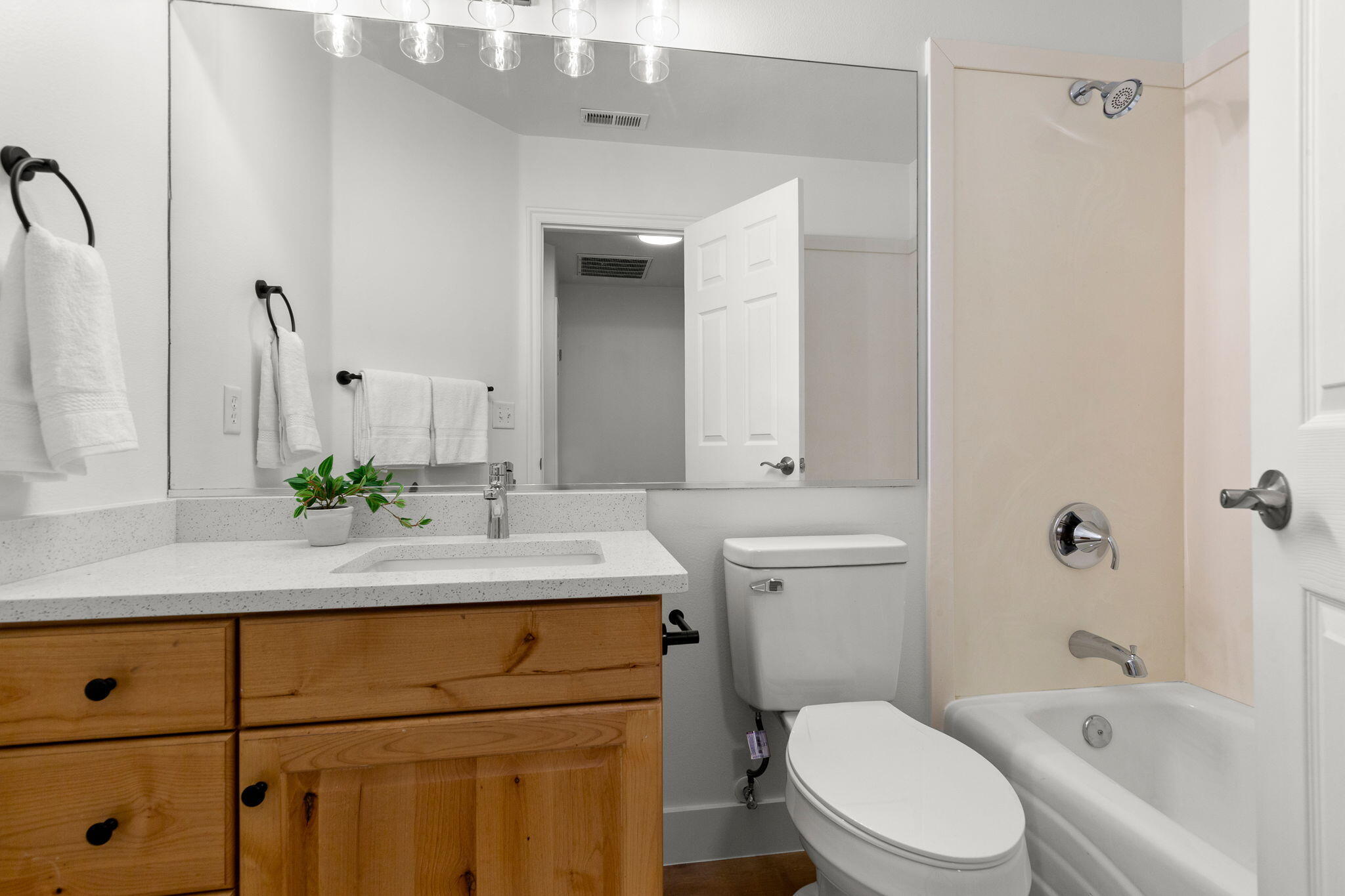 LEXINGTON HILLS TOWNHOMES - Residential