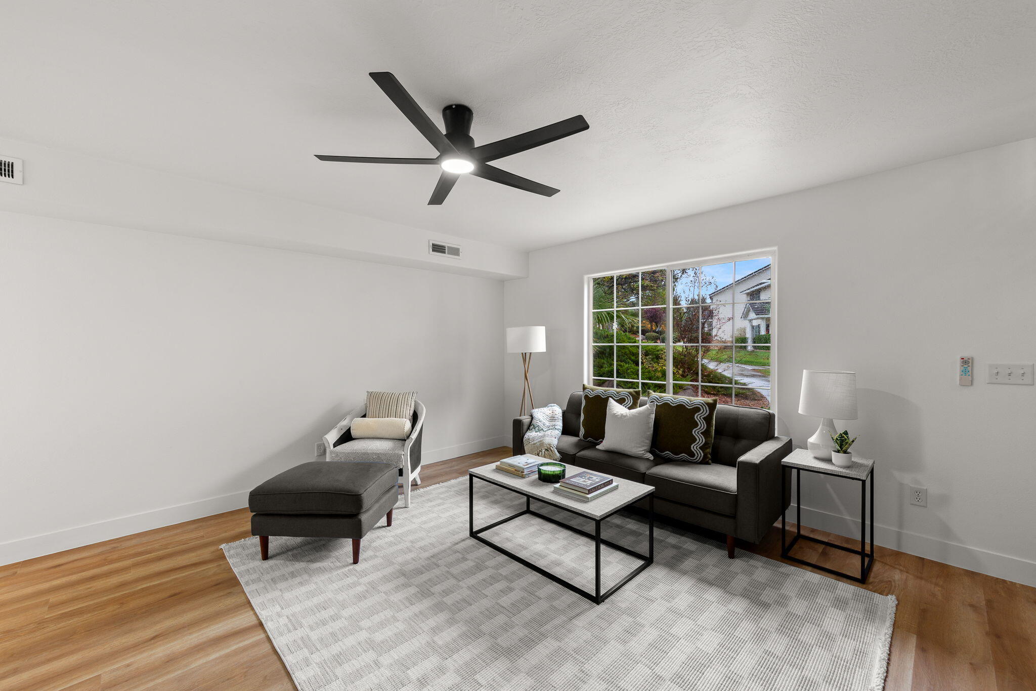 LEXINGTON HILLS TOWNHOMES - Residential