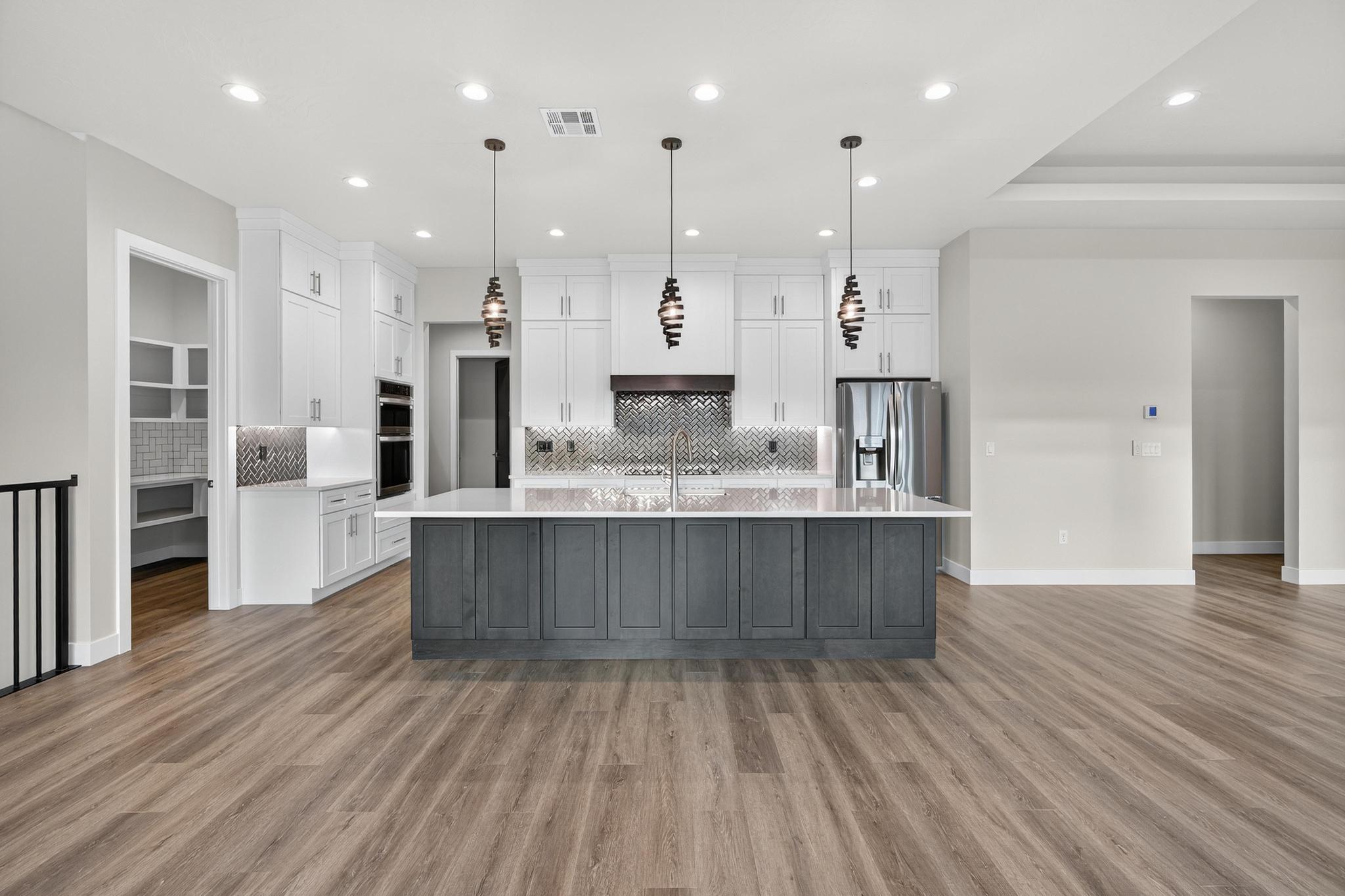 HILLSIDE ESTATES - Residential