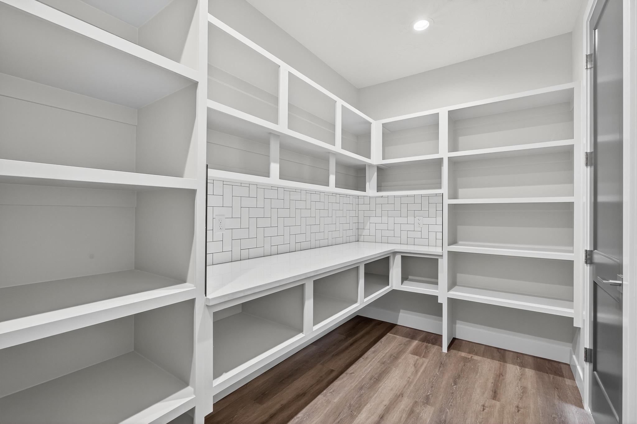 HILLSIDE ESTATES - Residential