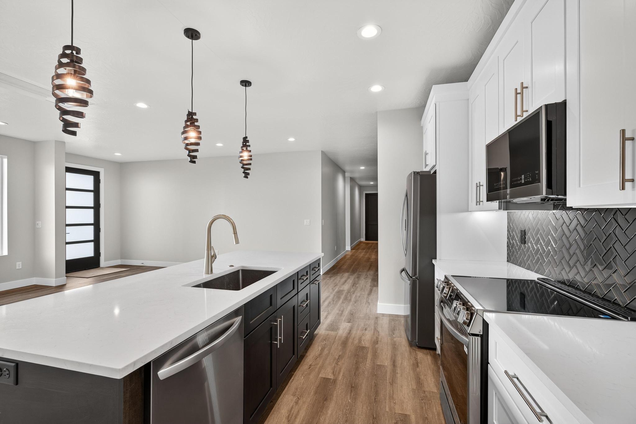 HILLSIDE ESTATES - Residential