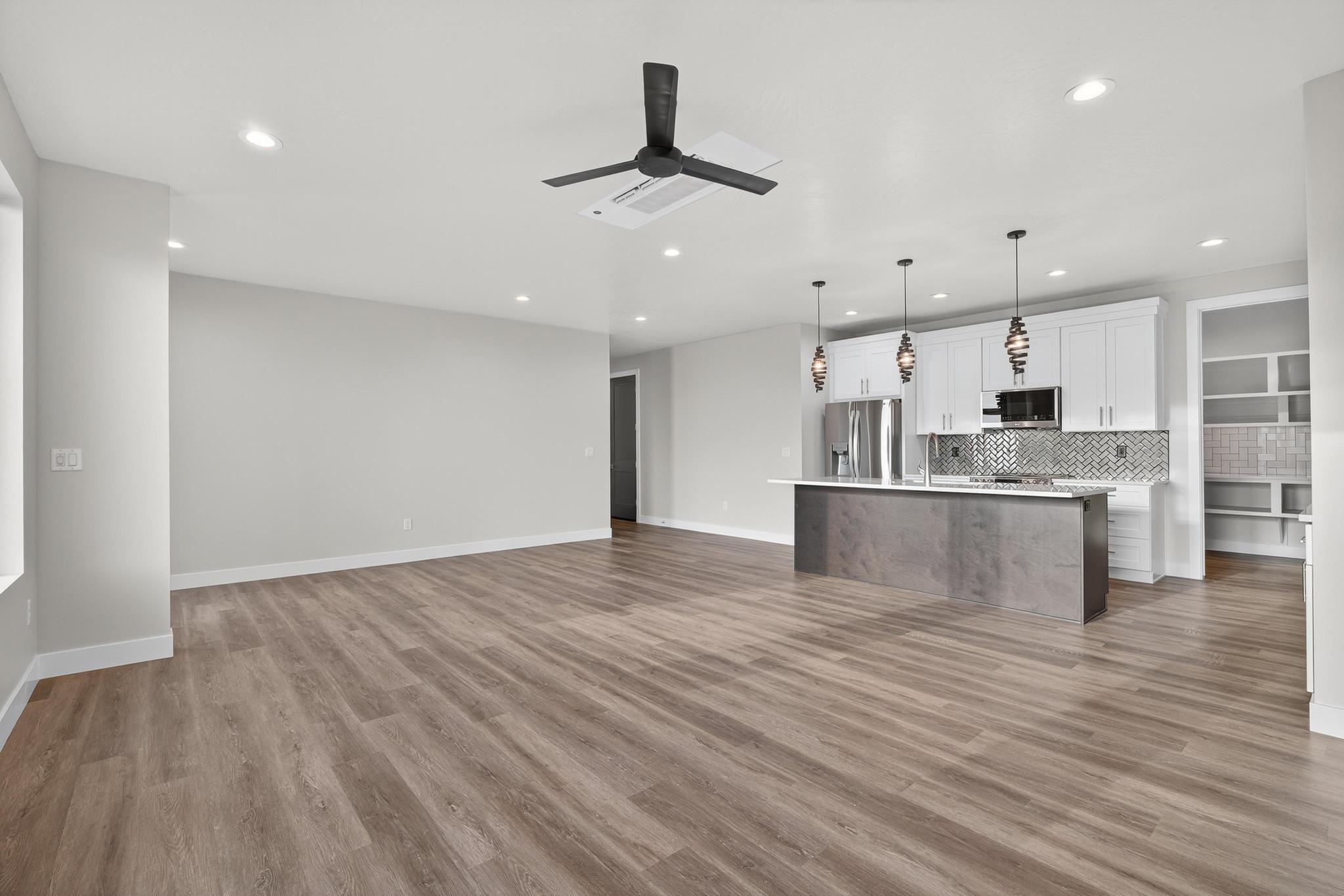 HILLSIDE ESTATES - Residential