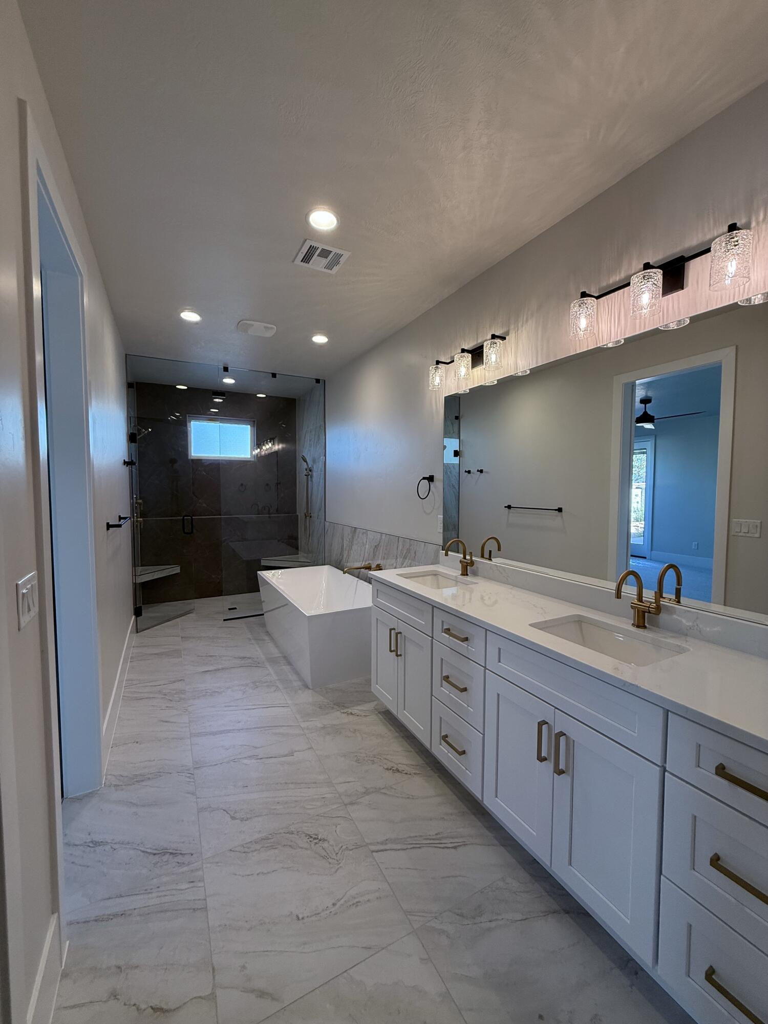 HAWKEYE POINTE SUB - Residential