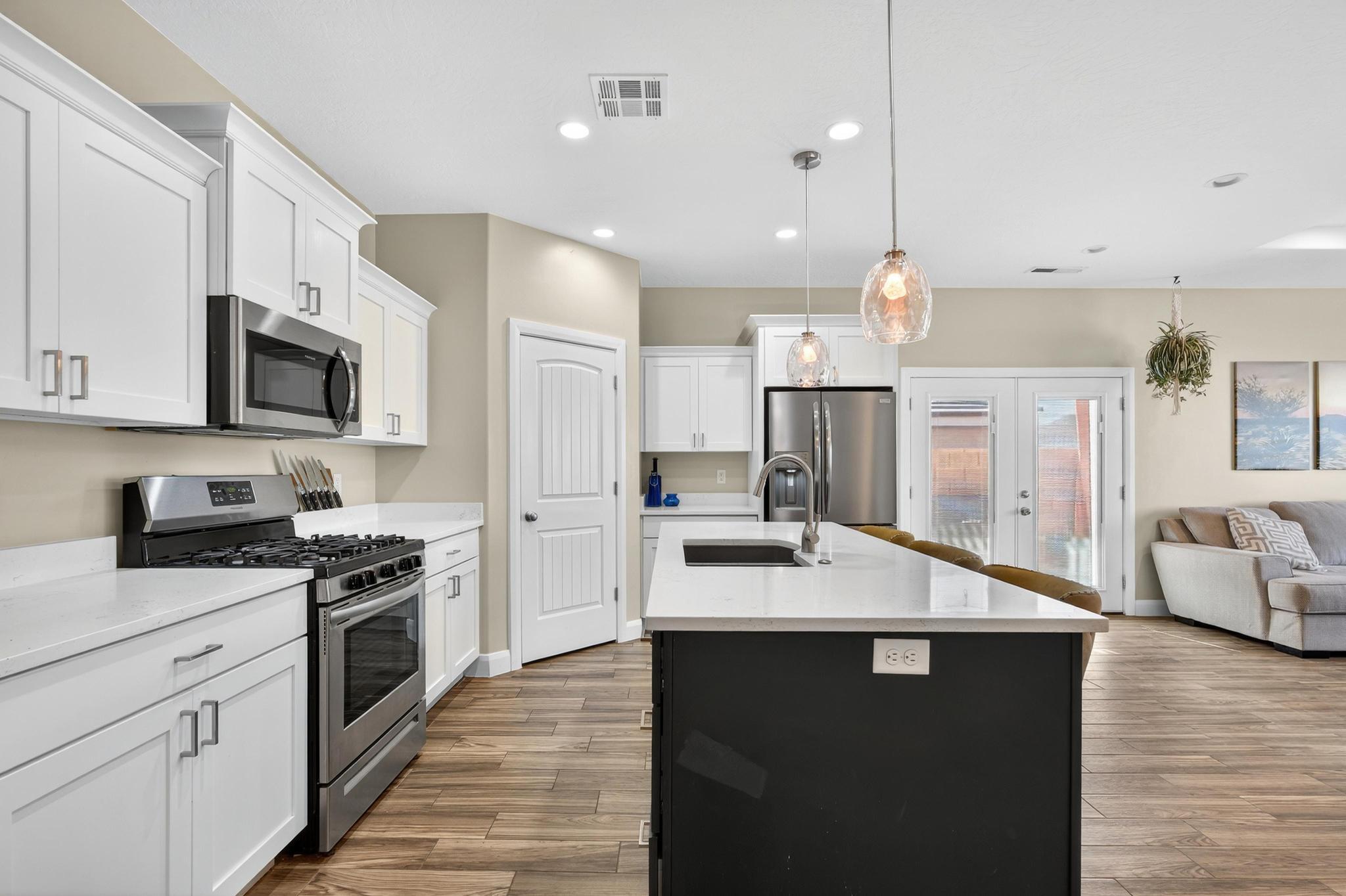 ZIONS GATE ESTATES - Residential