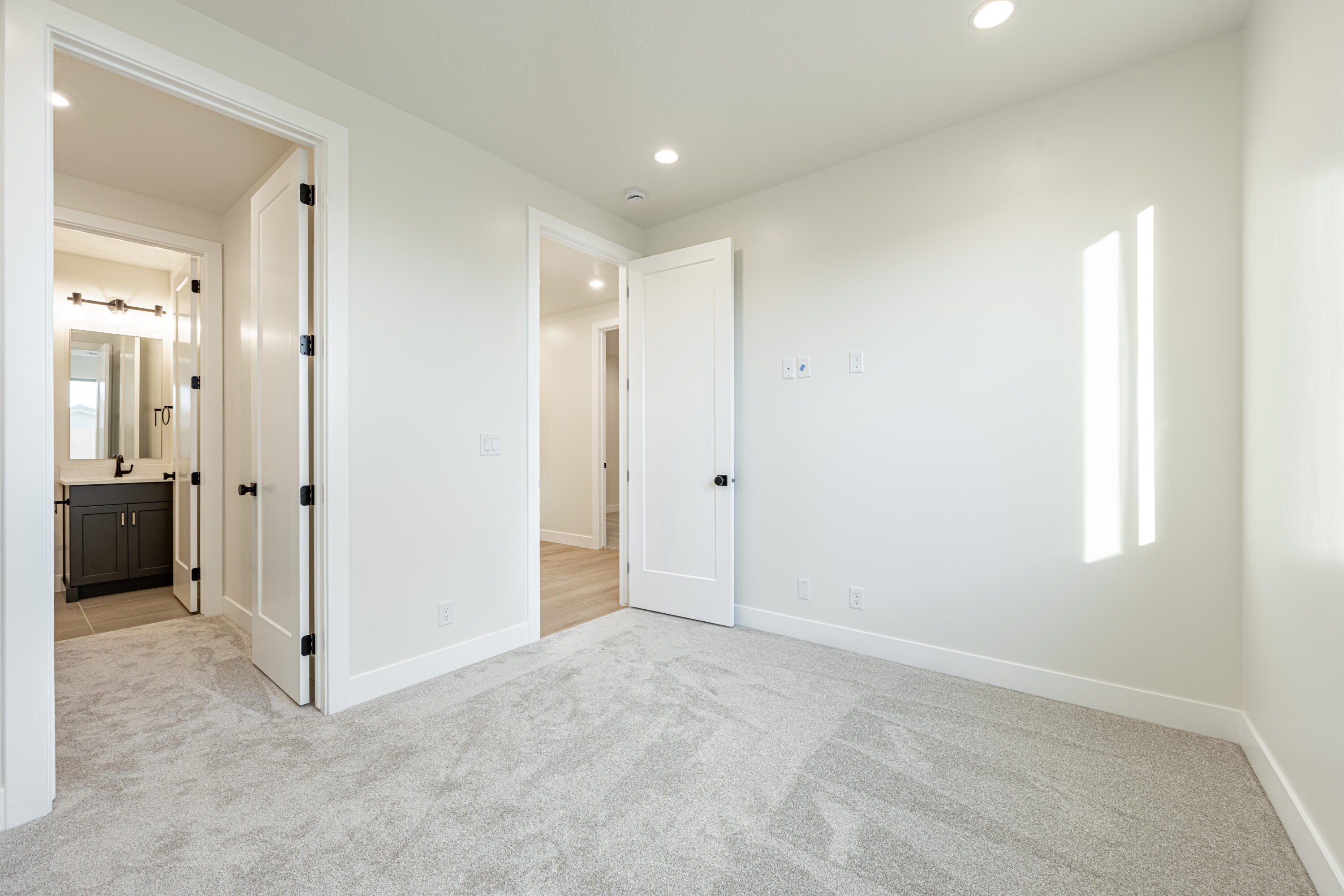 SOLIS AT CORAL CANYON - Residential