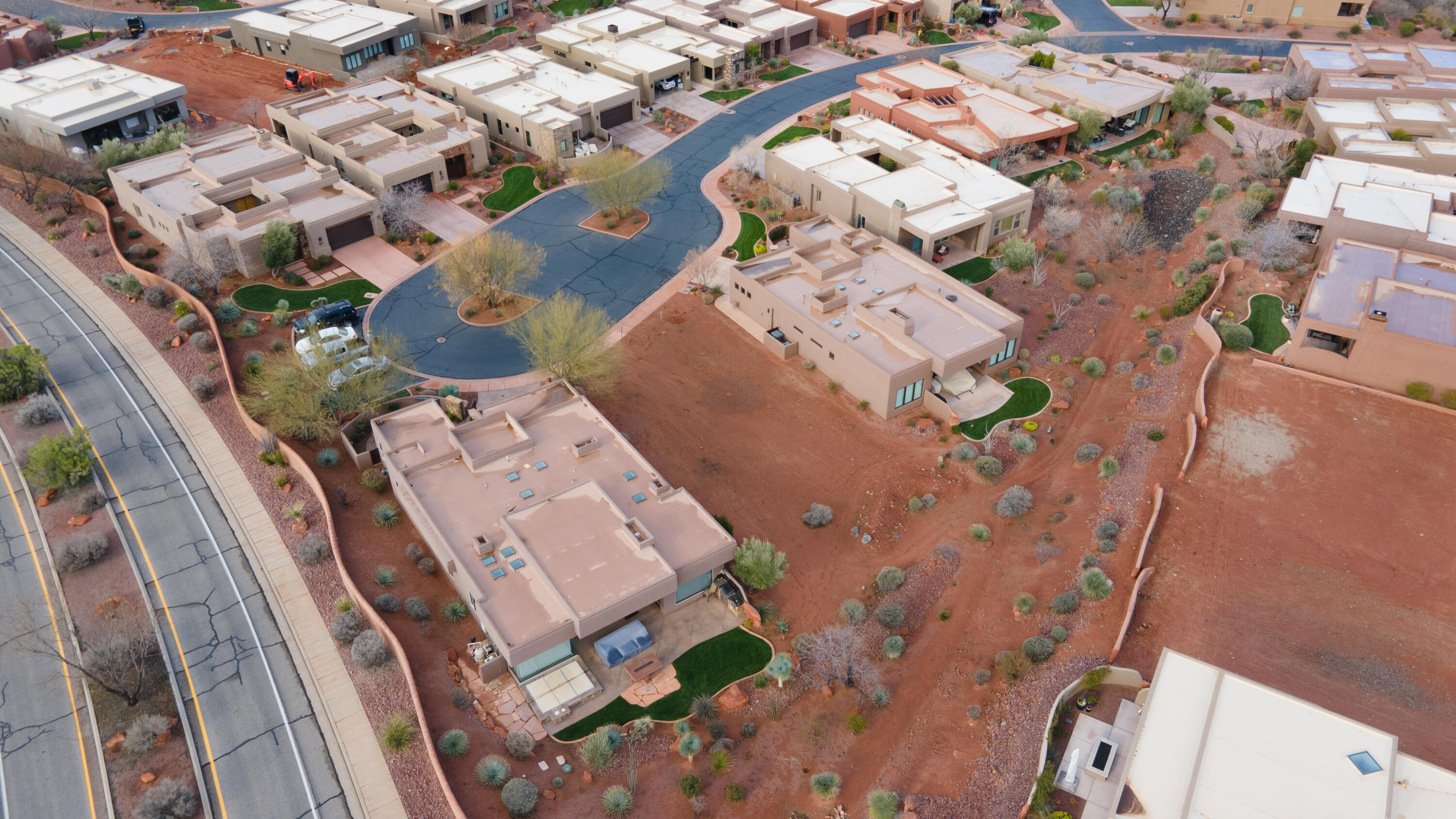 TOROWEAP AT ENTRADA - Land