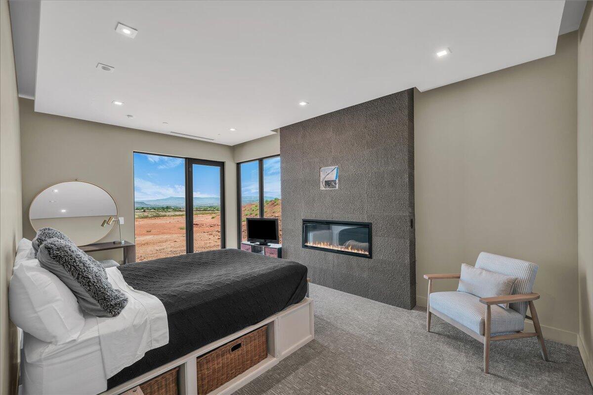 SENTIERRE PADRE CANYON - Residential