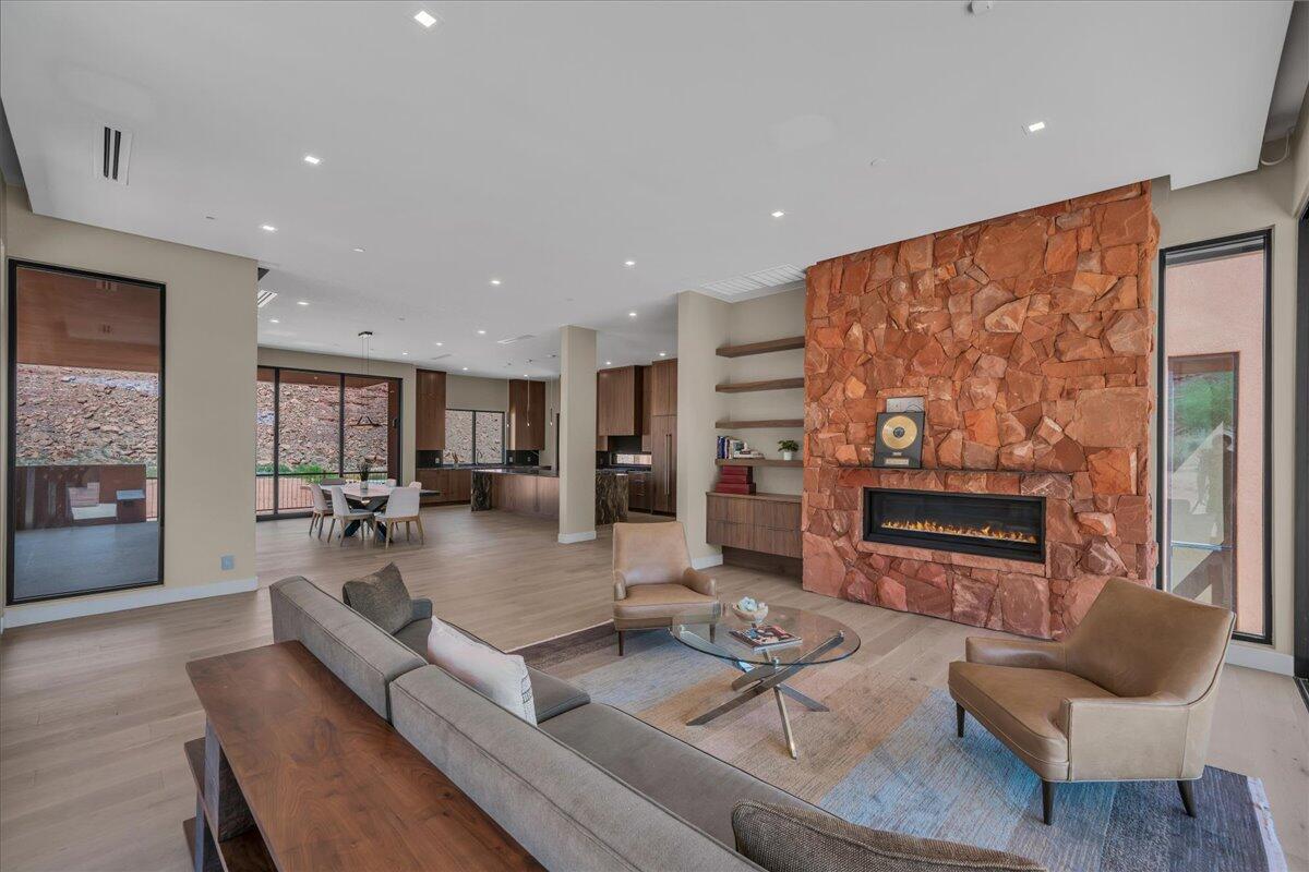 SENTIERRE PADRE CANYON - Residential