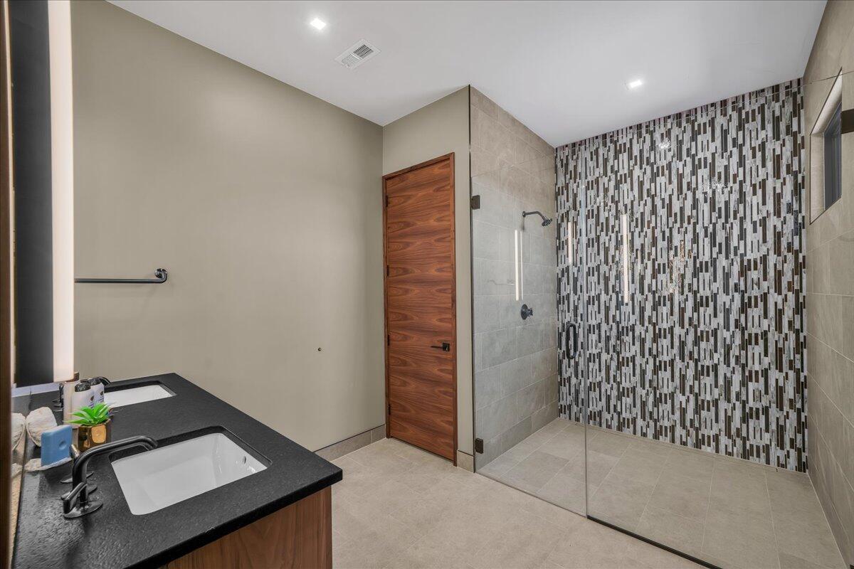 SENTIERRE PADRE CANYON - Residential