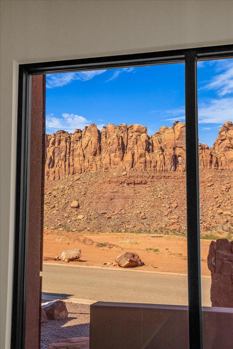 SENTIERRE PADRE CANYON - Residential