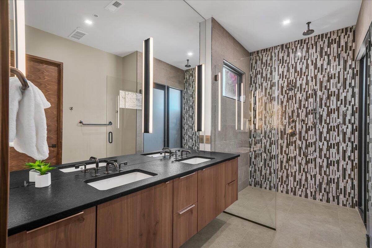 SENTIERRE PADRE CANYON - Residential