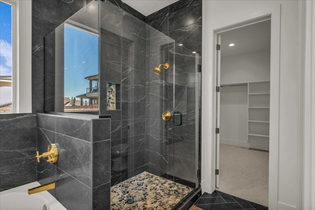 SHOOTING STAR - Residential