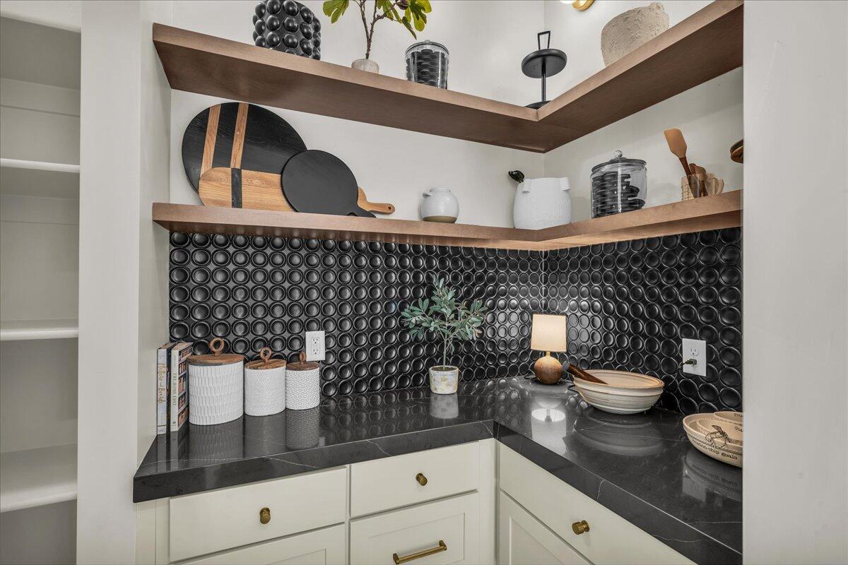 SHOOTING STAR - Residential